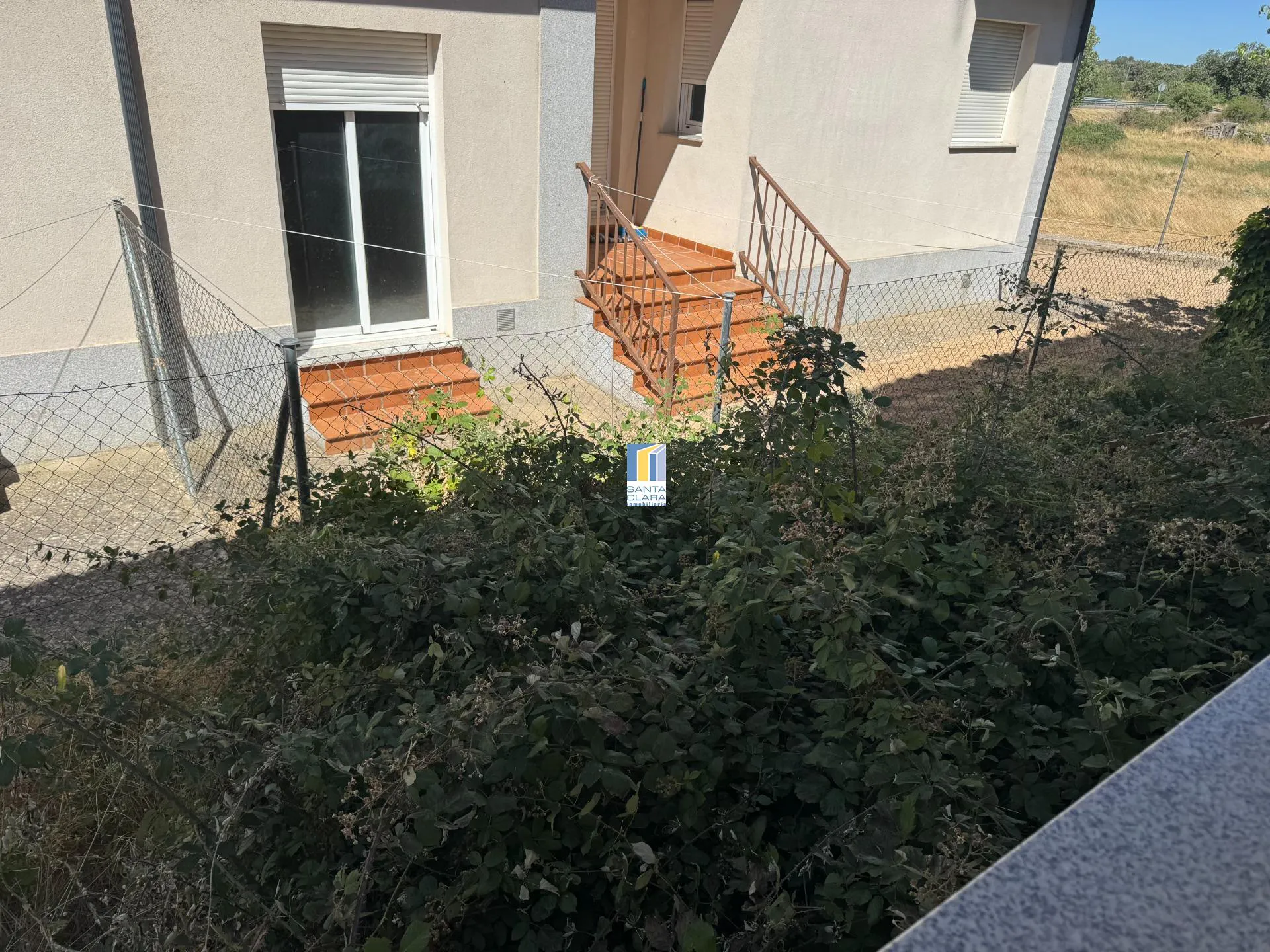 CHALET ADOSADO VPO EN VENTA CON PATIO Y GARAJE EN BERMILLO DE SAYAGO (ZAMORA) - Inmobiliaria Santa Clara en Zamora - Miniatura 8