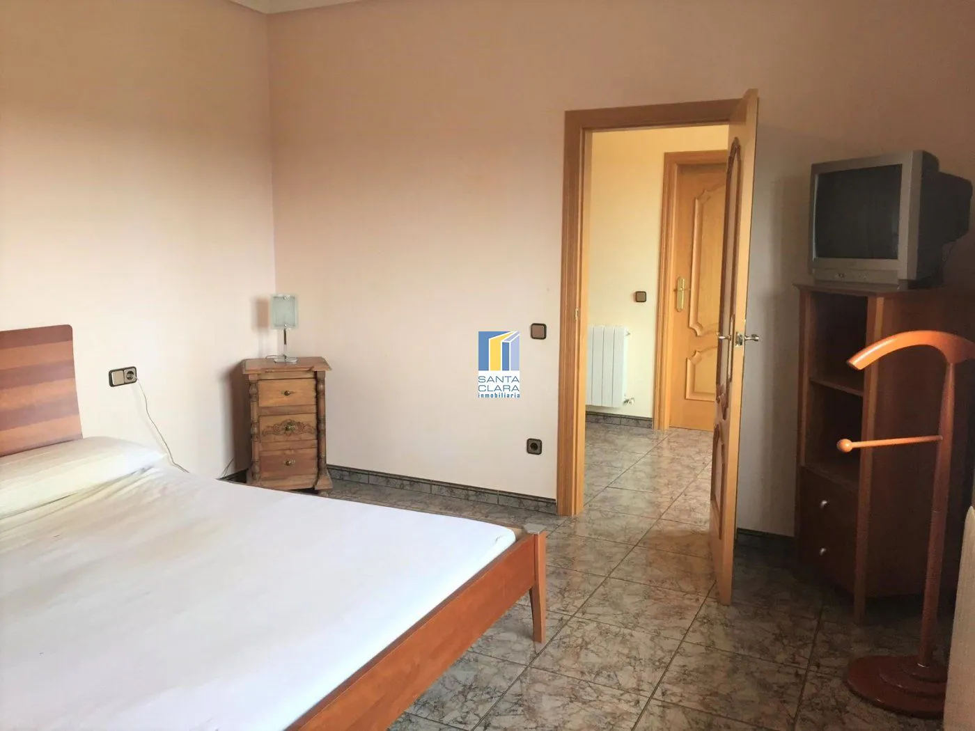 PISO AMUEBLADO EN ALQUILER CON 3 DORMITORIOS, 1 BAÑO Y FIBRA ÓPTICA EN TÁBARA (ZAMORA). - Inmobiliaria Santa Clara en Zamora - Miniatura 6