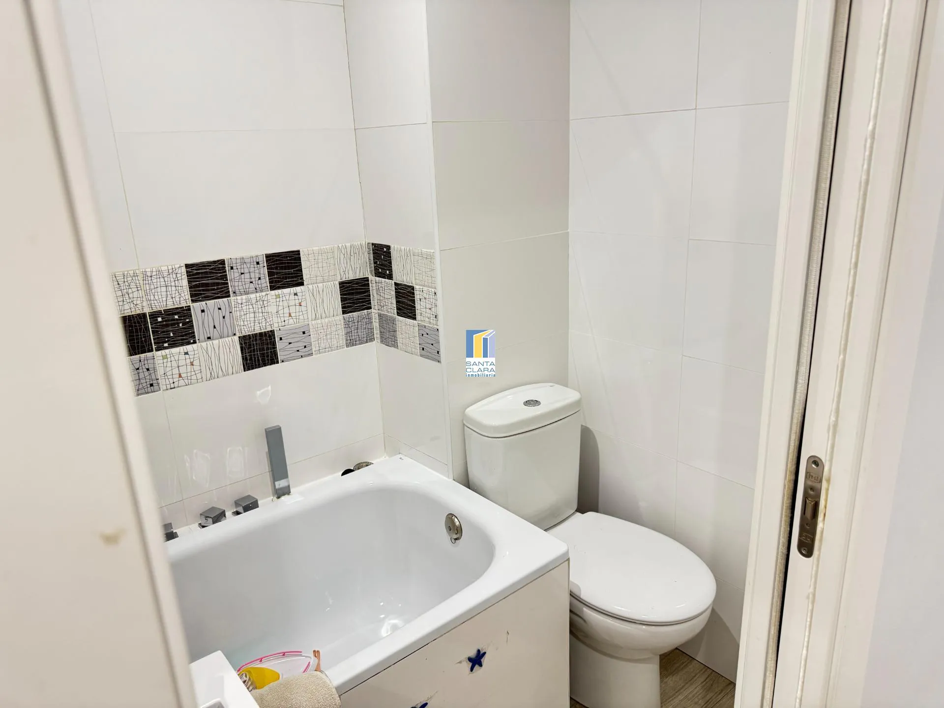 PISO EN VENTA DE 4 DORMITORIOS Y 2 BAÑOS EN ZONA PRÍNCIPE DE ASTURIAS, ZAMORA. - Inmobiliaria Santa Clara en Zamora - Miniatura 14