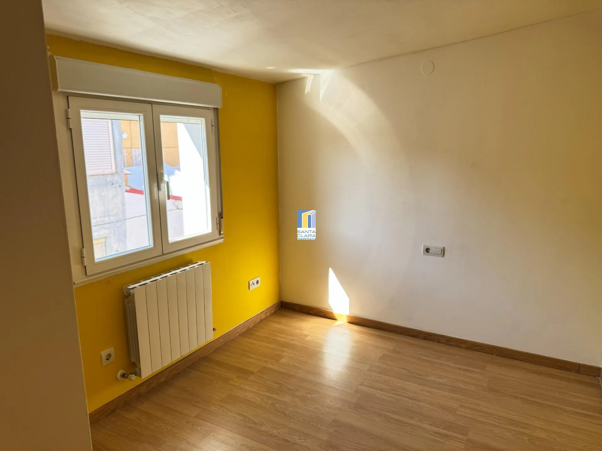 CASA EN VENTA DE 4 DORMITORIOS Y 2 BAÑOS EN ZONA LA ALBERCA, ZAMORA. - Inmobiliaria Santa Clara en Zamora - Miniatura 11