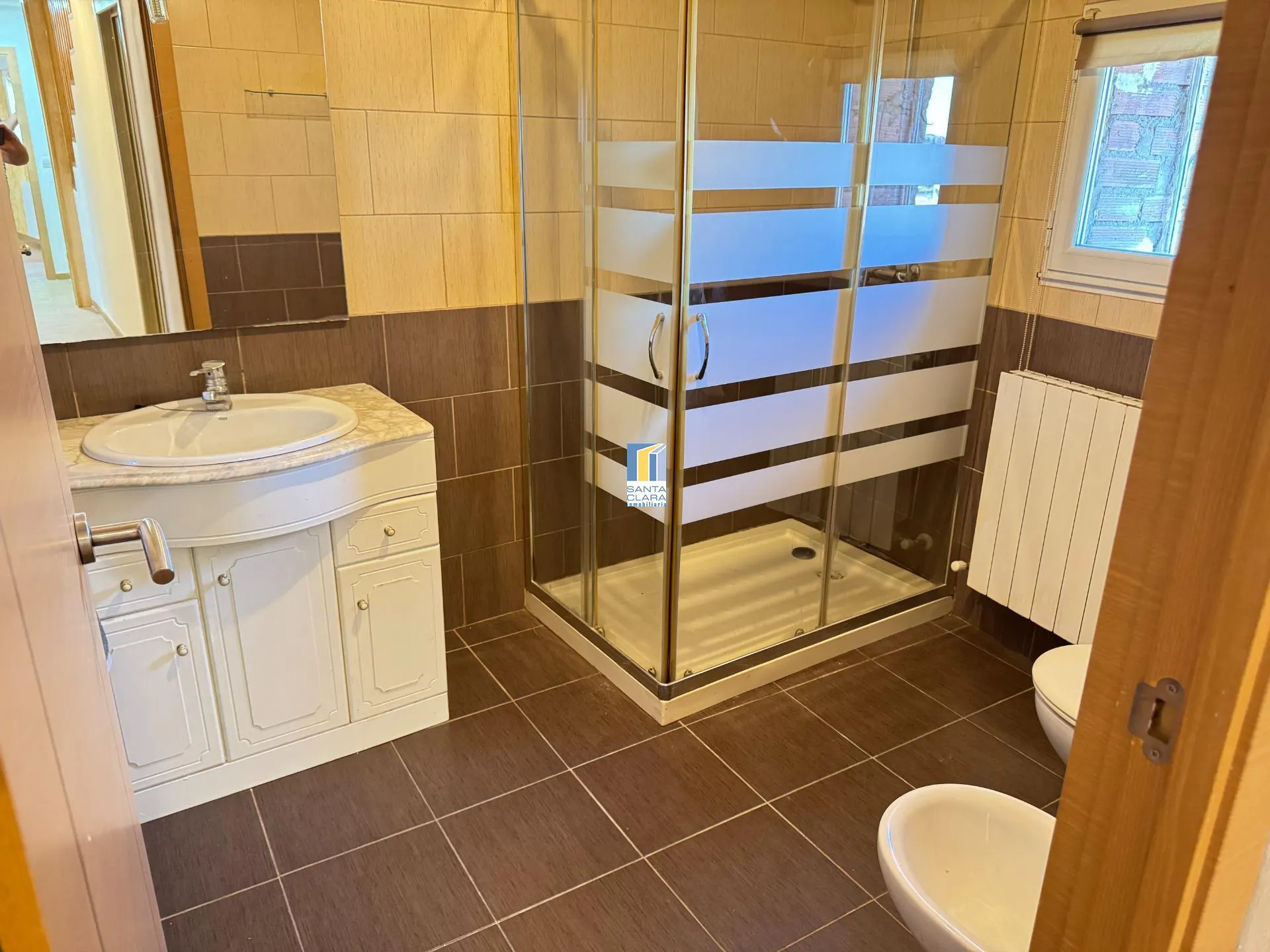 CASA EN VENTA DE 4 DORMITORIOS Y 2 BAÑOS EN ZONA LA ALBERCA, ZAMORA. - Inmobiliaria Santa Clara en Zamora - Miniatura 14