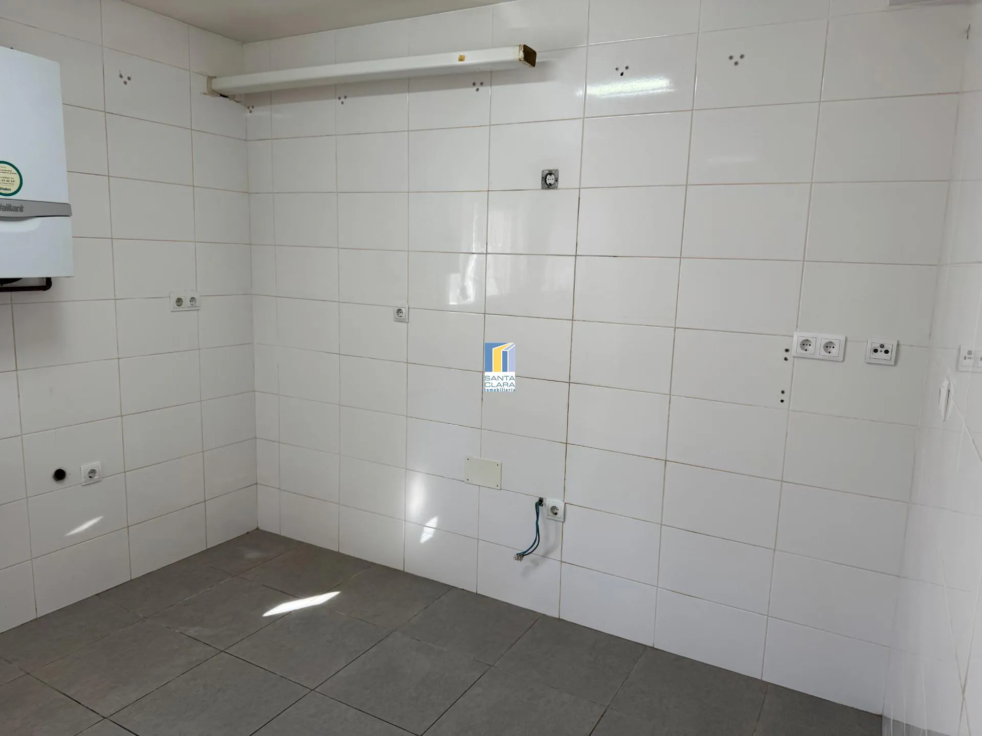 CASA EN VENTA DE 4 DORMITORIOS Y 2 BAÑOS EN ZONA LA ALBERCA, ZAMORA. - Inmobiliaria Santa Clara en Zamora - Miniatura 6