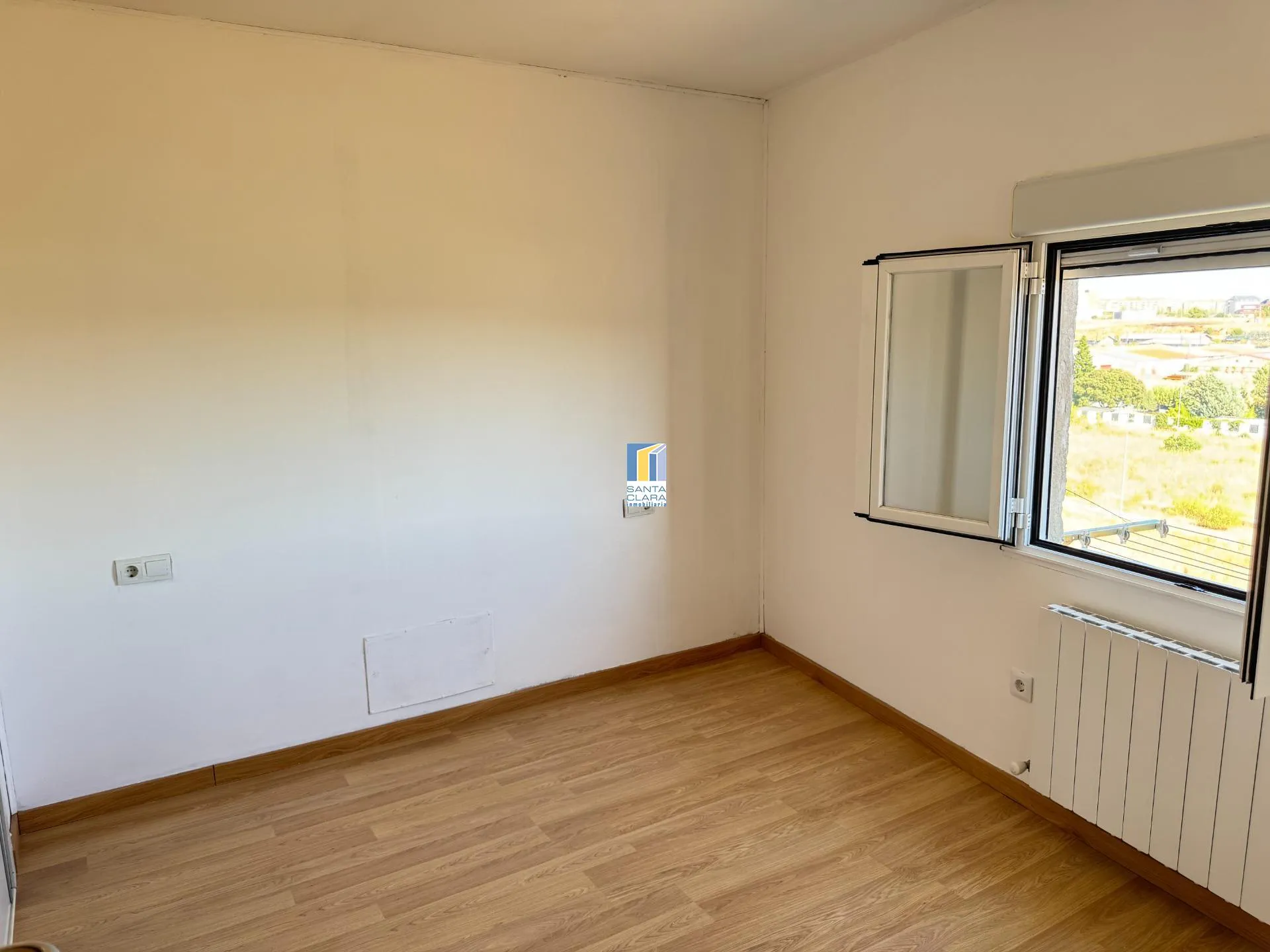 CASA EN VENTA DE 4 DORMITORIOS Y 2 BAÑOS EN ZONA LA ALBERCA, ZAMORA. - Inmobiliaria Santa Clara en Zamora - Miniatura 7