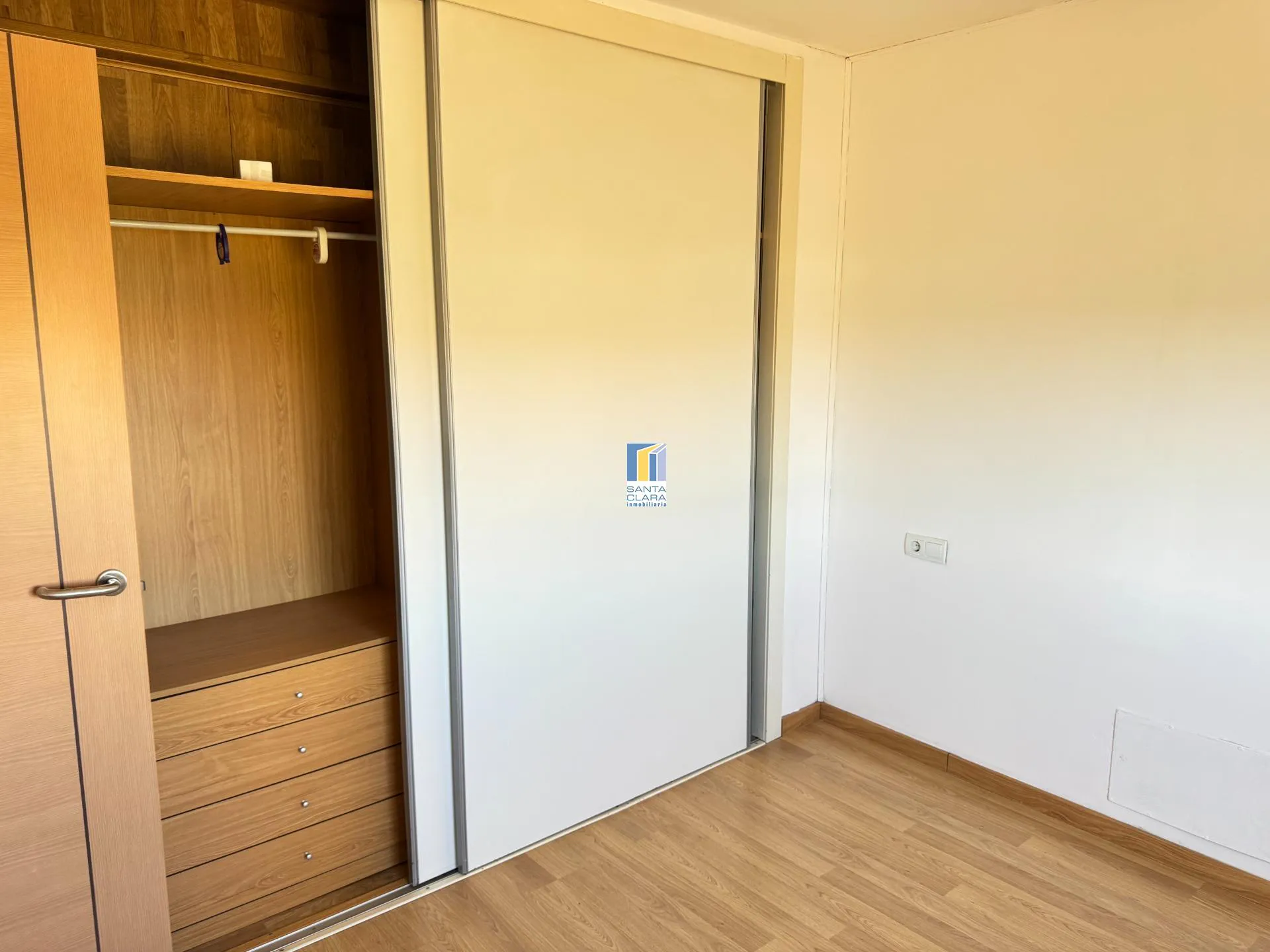 CASA EN VENTA DE 4 DORMITORIOS Y 2 BAÑOS EN ZONA LA ALBERCA, ZAMORA. - Inmobiliaria Santa Clara en Zamora - Miniatura 8