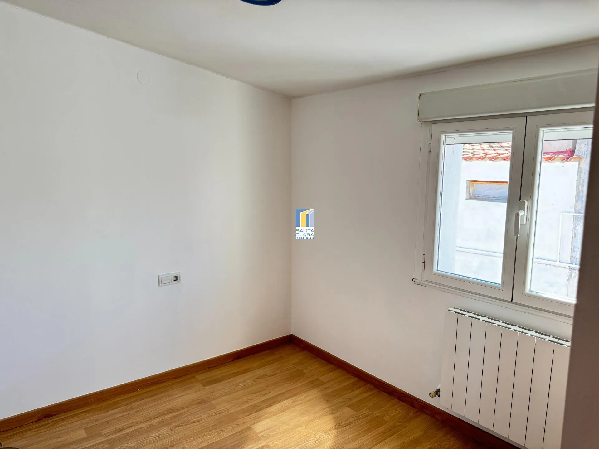CASA EN VENTA DE 4 DORMITORIOS Y 2 BAÑOS EN ZONA LA ALBERCA, ZAMORA. - Inmobiliaria Santa Clara en Zamora - Miniatura 9