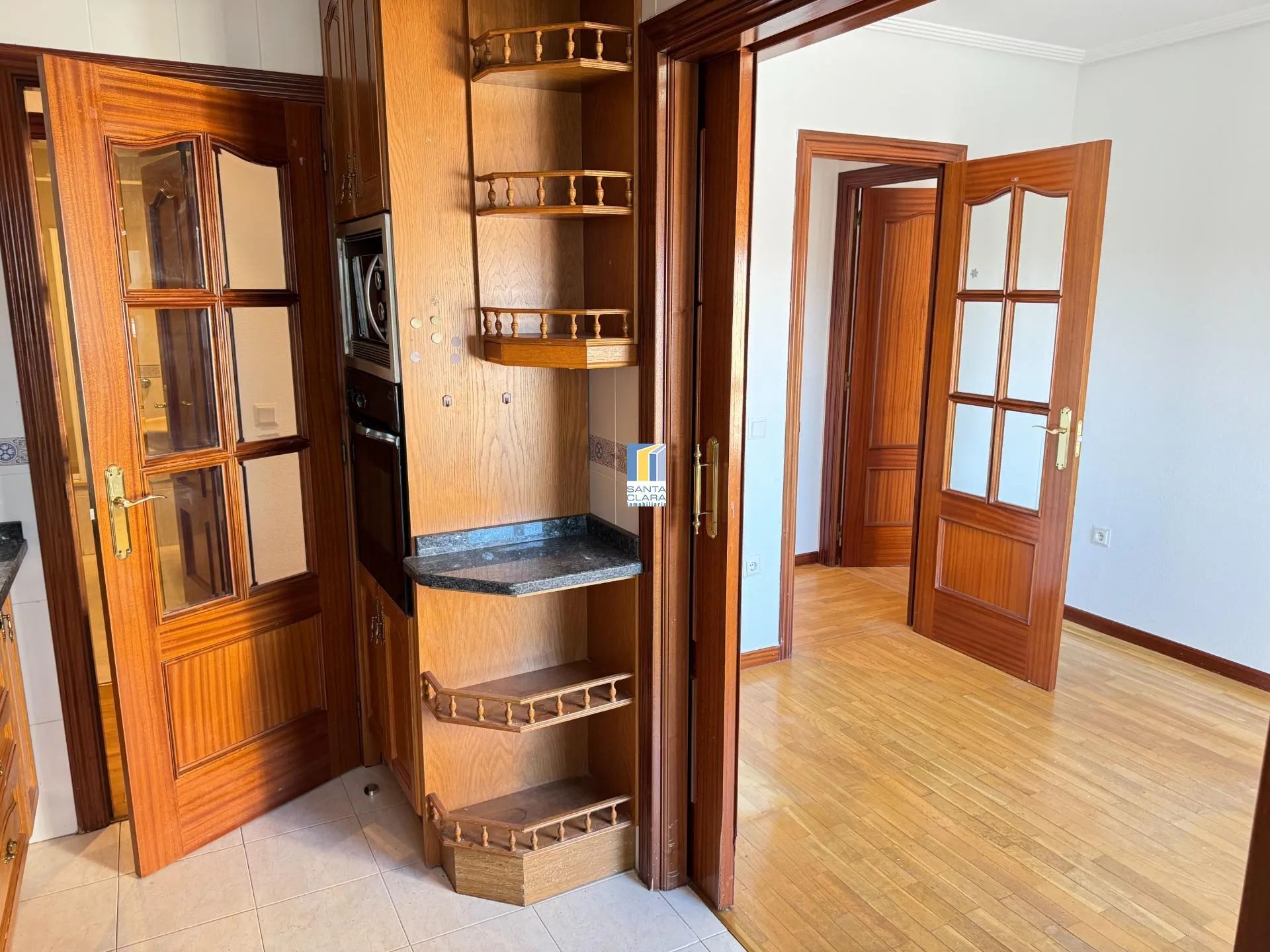 PISO EN ALQUILER DE 4 DORMITORIOS, 2 BAÑOS, GARAJE Y TRASTERO EN ZONA LAS VIÑAS, ZAMORA. - Inmobiliaria Santa Clara en Zamora - Miniatura 13