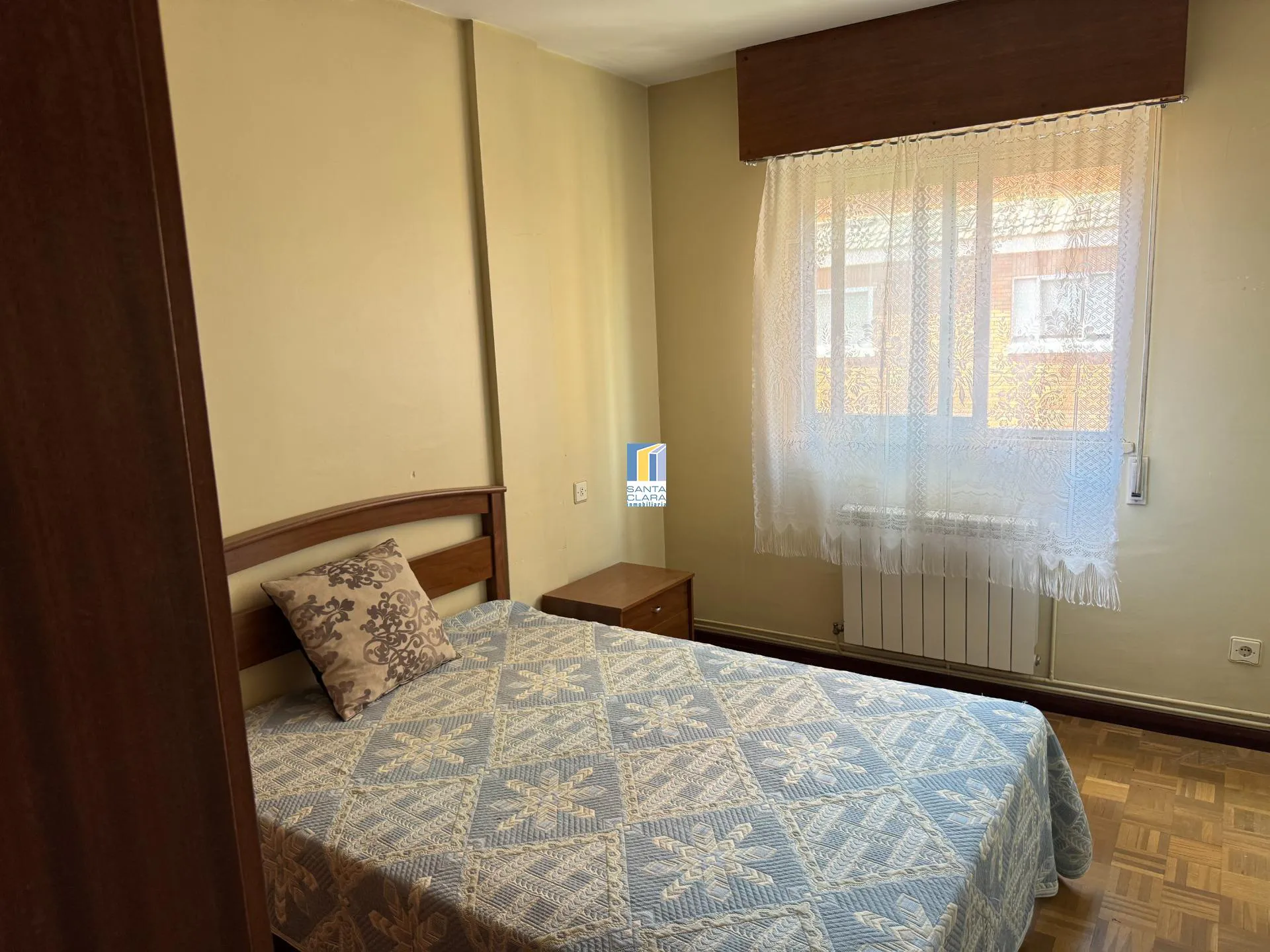PISO EN VENTA CON 3 DORMITORIOS, PLAZA DE GARAJE Y TRASTERO EN ZONA LOS BLOQUES, ZAMORA. - Inmobiliaria Santa Clara en Zamora - Miniatura 10