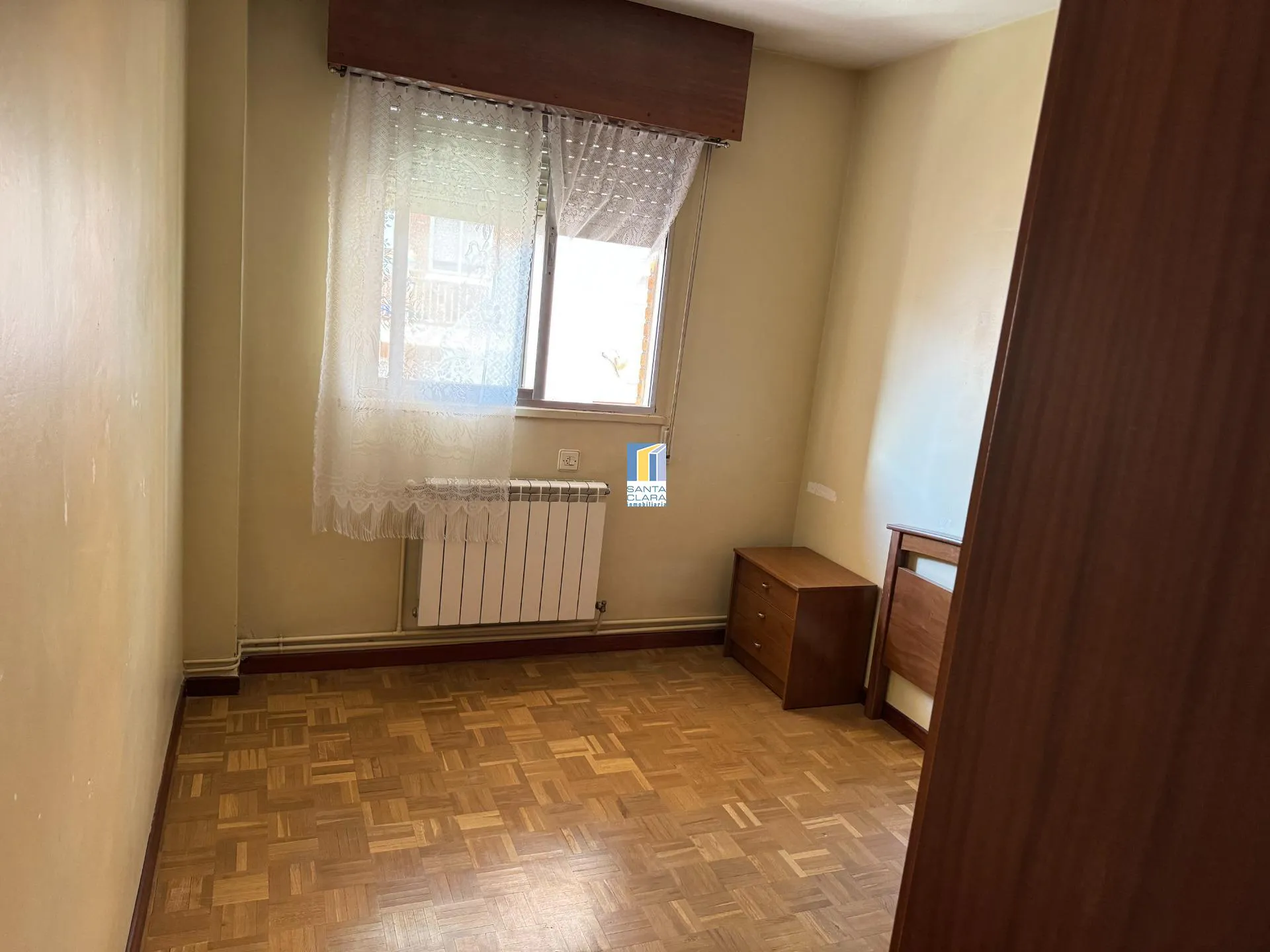 PISO EN VENTA CON 3 DORMITORIOS, PLAZA DE GARAJE Y TRASTERO EN ZONA LOS BLOQUES, ZAMORA. - Inmobiliaria Santa Clara en Zamora - Miniatura 12