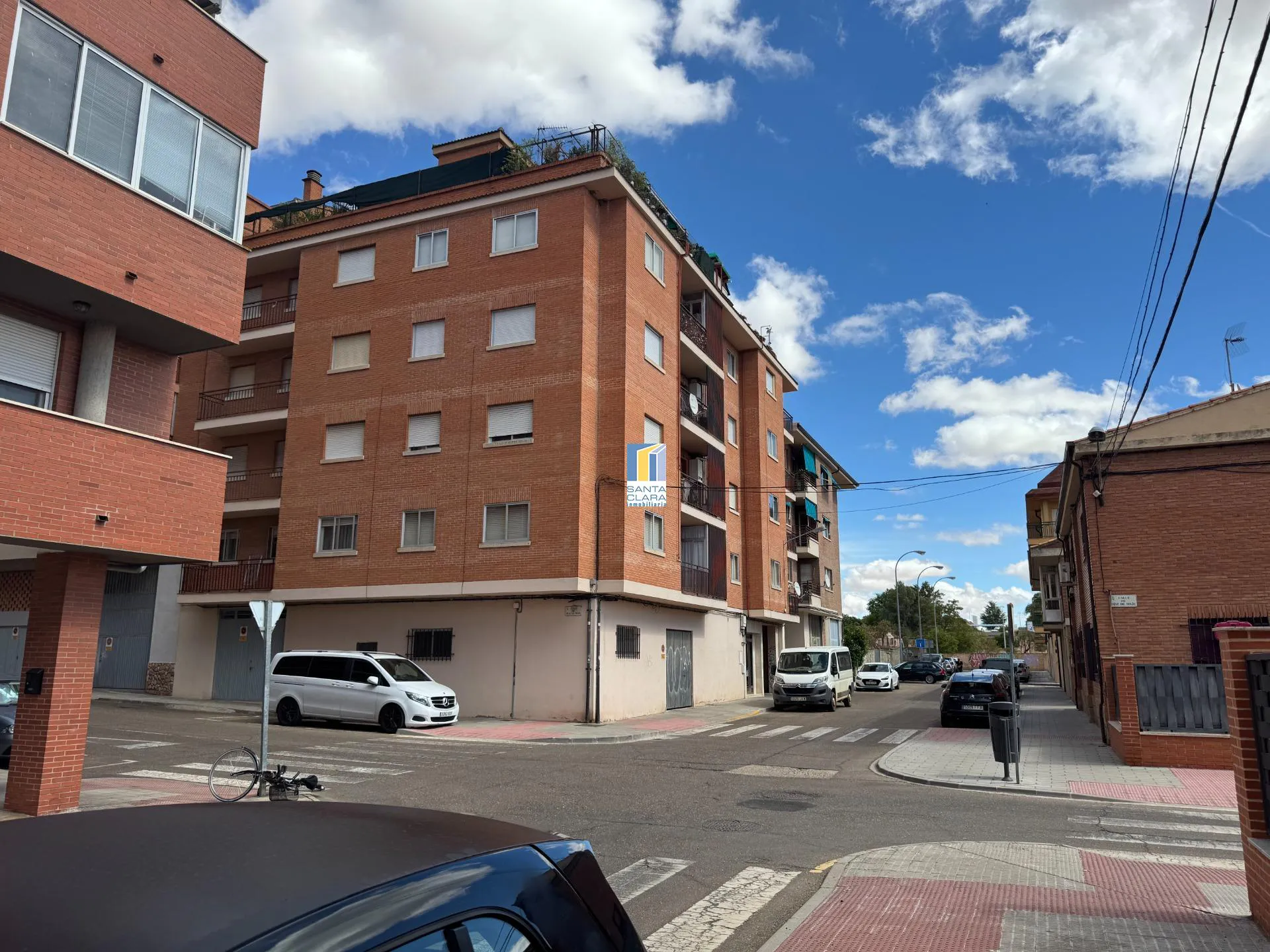 PISO EN VENTA CON 3 DORMITORIOS, PLAZA DE GARAJE Y TRASTERO EN ZONA LOS BLOQUES, ZAMORA. - Inmobiliaria Santa Clara en Zamora - Miniatura 22