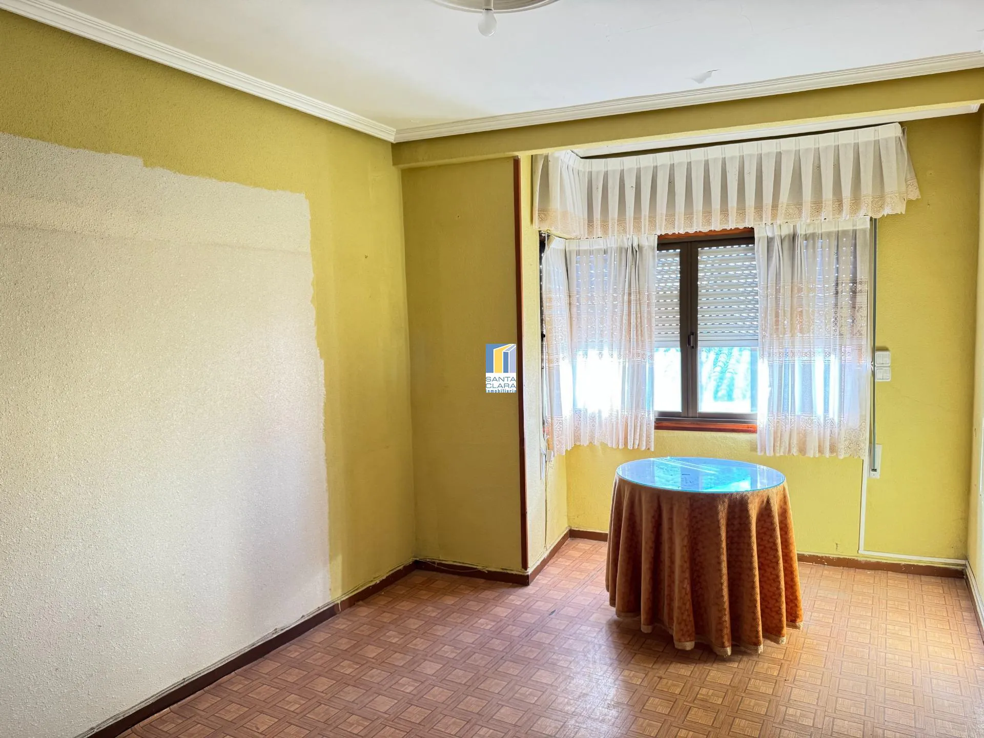 PISO EN VENTA DE 3 DORMITORIOS JUNTO A LA PLAZA MAYOR DE VILLALPANDO, ZAMORA. - Inmobiliaria Santa Clara en Zamora - Miniatura 4