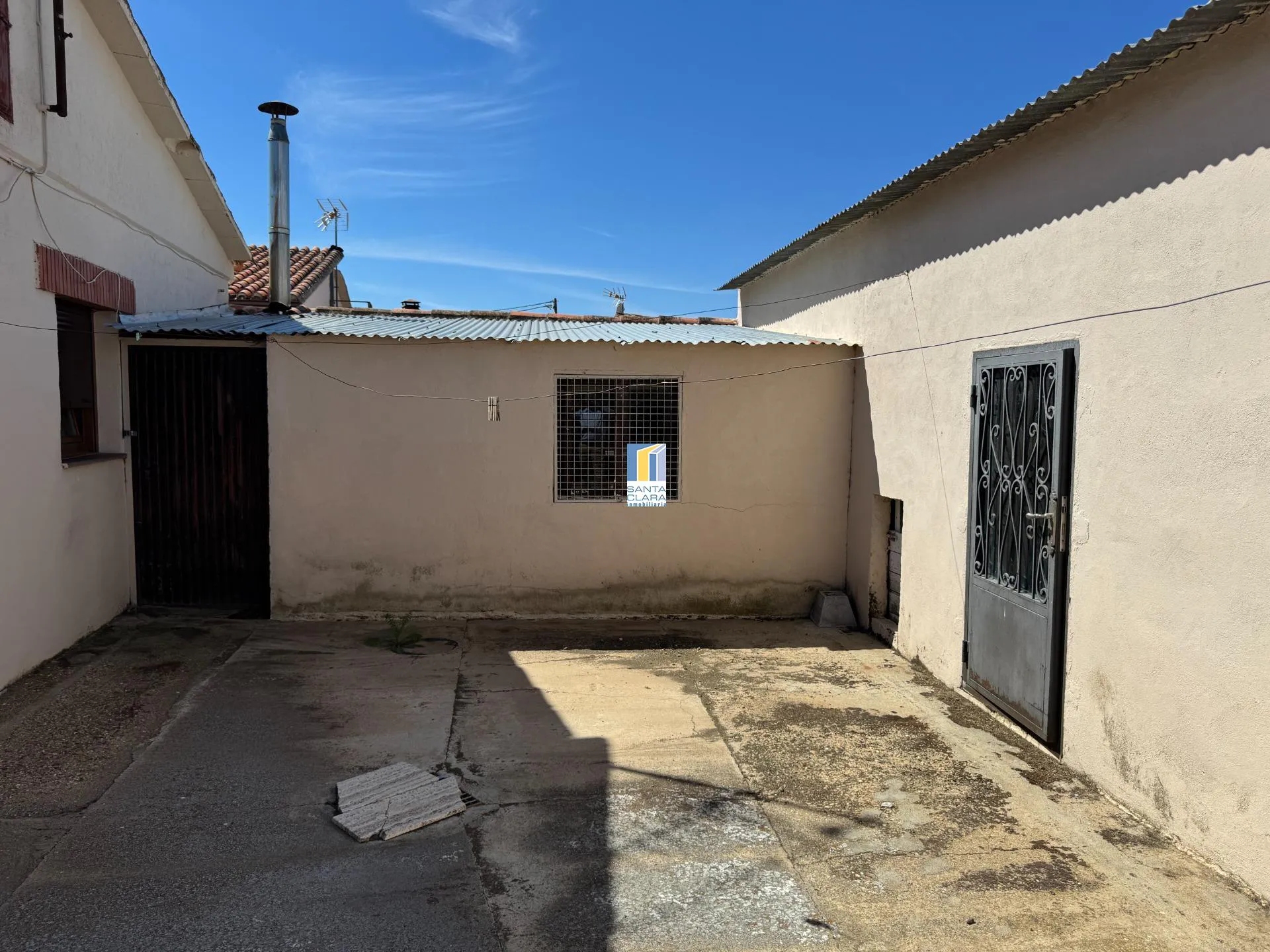 CHALET EN VENTA CON 3 DORMITORIOS, GARAJE, PATIO Y MERENDERO CON COCINA EN MORALEJA DEL VINO (ZAMORA) - Inmobiliaria Santa Clara en Zamora - Miniatura 25