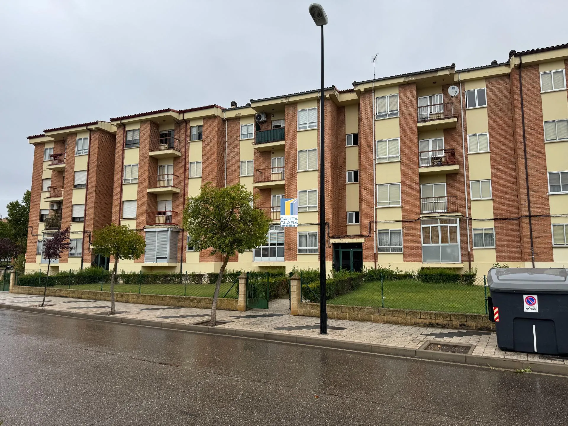 PISO EN VENTA DE 3 DORMITORIOS Y DOS TERRAZAS EN ZONA LA CANDELARIA, ZAMORA. - Inmobiliaria Santa Clara en Zamora - Miniatura 13