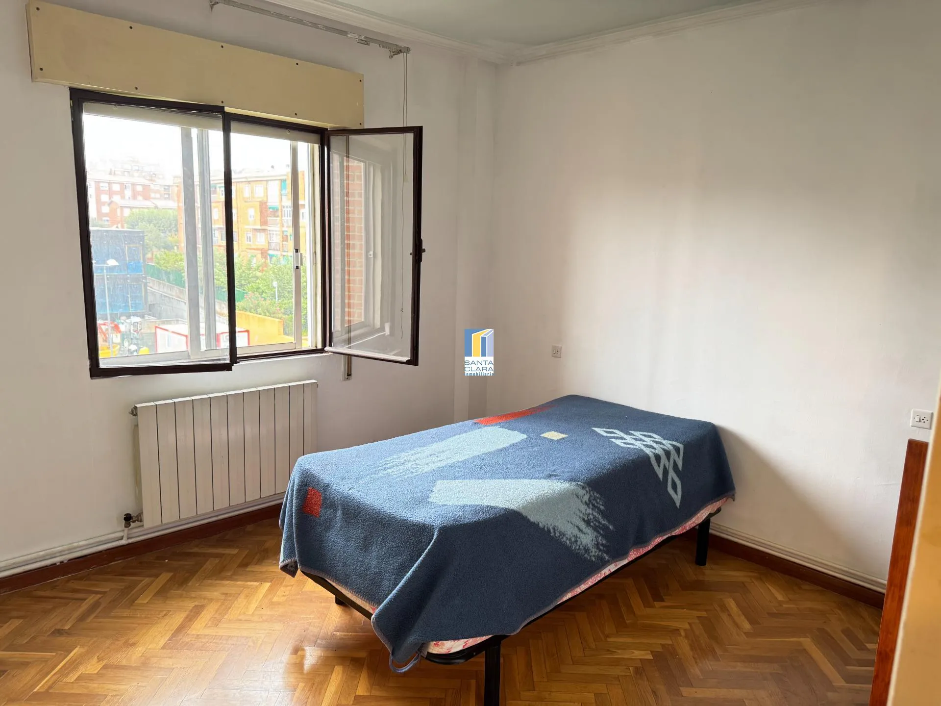 PISO EN VENTA DE 3 DORMITORIOS Y DOS TERRAZAS EN ZONA LA CANDELARIA, ZAMORA. - Inmobiliaria Santa Clara en Zamora - Miniatura 6