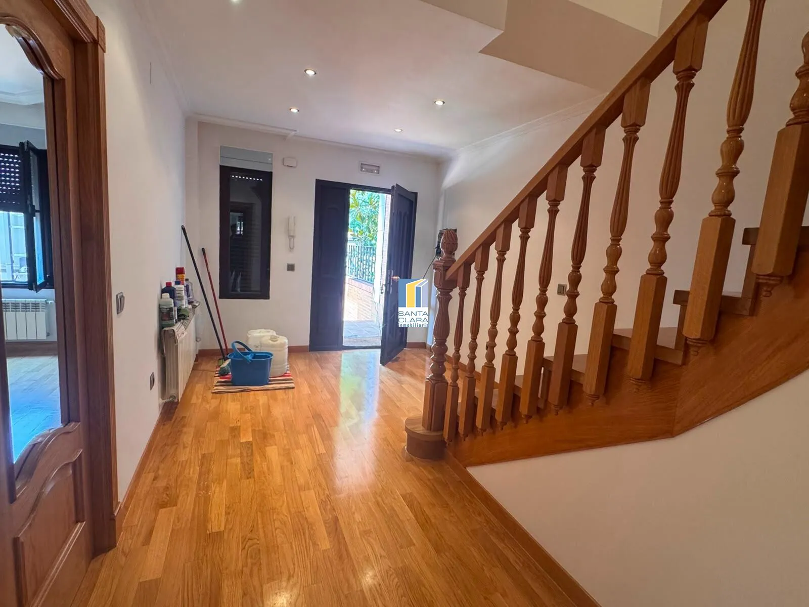 CHALET PAREADO EN VENTA CON 4 DORMITORIOS, GARAJE, JARDÍN Y BODEGA EN ZONA LAS VEGAS, ZAMORA. - Inmobiliaria Santa Clara en Zamora - Miniatura 29