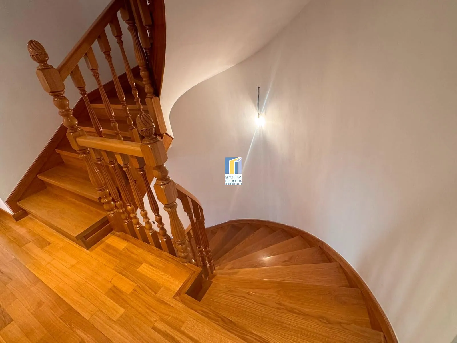 CHALET PAREADO EN VENTA CON 4 DORMITORIOS, GARAJE, JARDÍN Y BODEGA EN ZONA LAS VEGAS, ZAMORA. - Inmobiliaria Santa Clara en Zamora - Miniatura 31