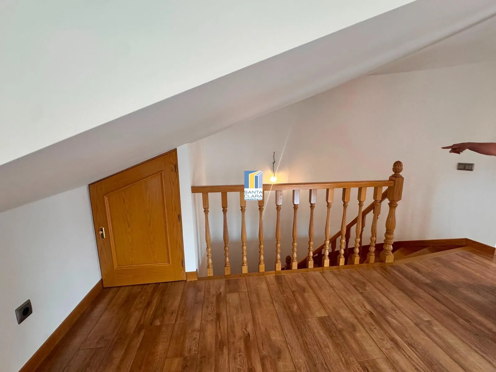 CHALET PAREADO EN VENTA CON 4 DORMITORIOS, GARAJE, JARDÍN Y BODEGA EN ZONA LAS VEGAS, ZAMORA. - Inmobiliaria Santa Clara en Zamora - Miniatura 33