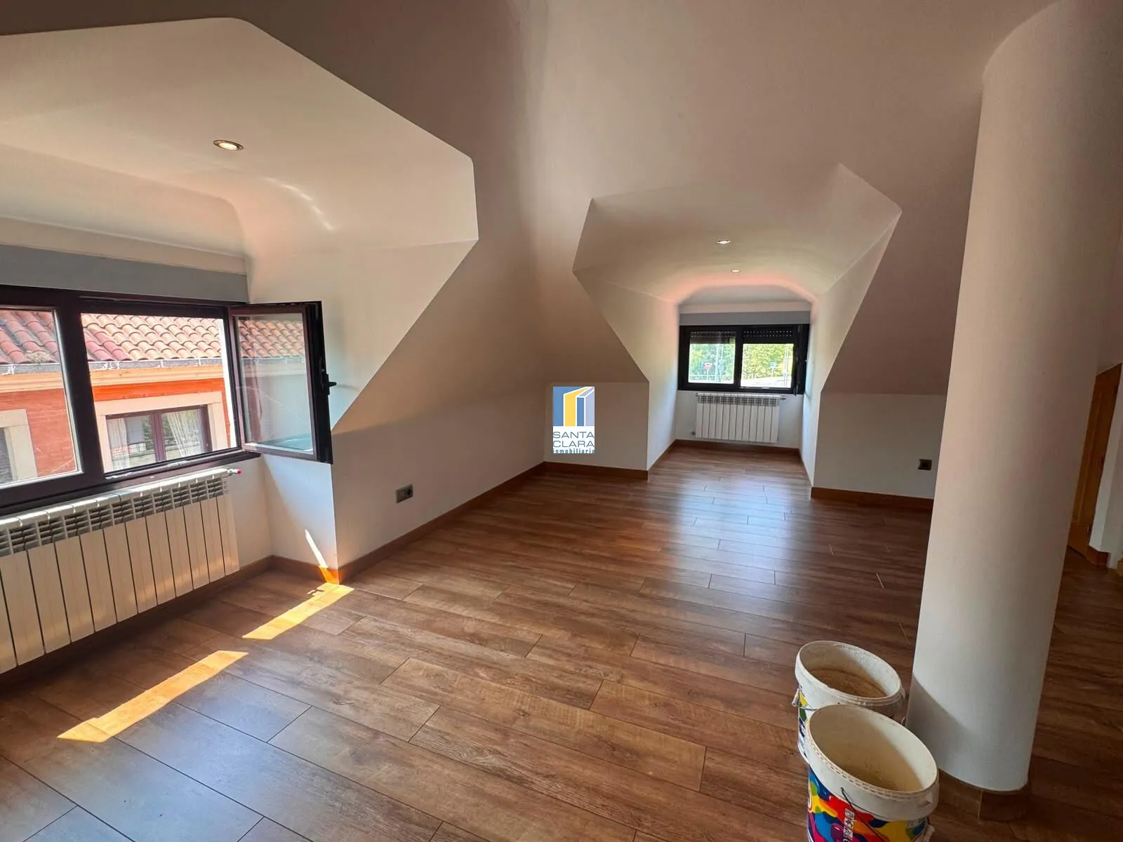 CHALET PAREADO EN VENTA CON 4 DORMITORIOS, GARAJE, JARDÍN Y BODEGA EN ZONA LAS VEGAS, ZAMORA. - Inmobiliaria Santa Clara en Zamora - Miniatura 35