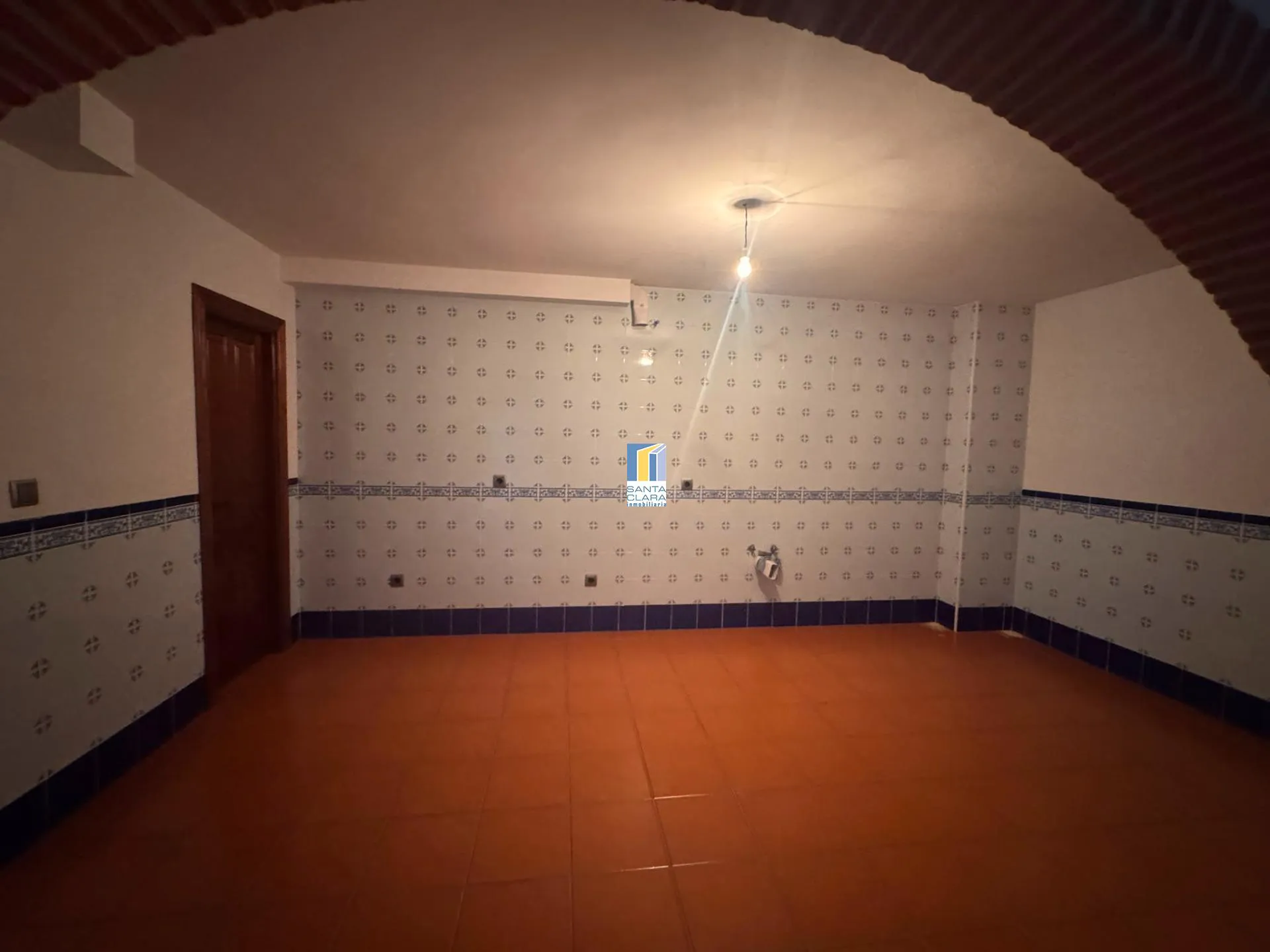 CHALET PAREADO EN VENTA CON 4 DORMITORIOS, GARAJE, JARDÍN Y BODEGA EN ZONA LAS VEGAS, ZAMORA. - Inmobiliaria Santa Clara en Zamora - Miniatura 46