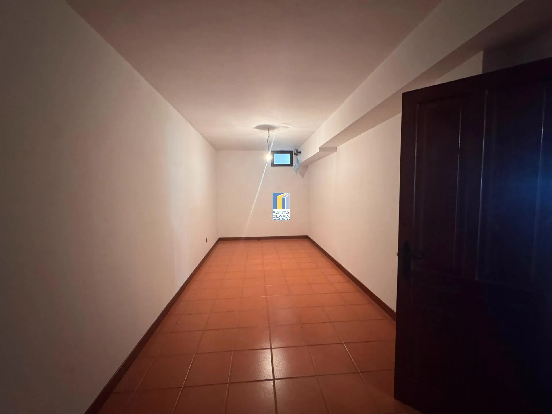 CHALET PAREADO EN VENTA CON 4 DORMITORIOS, GARAJE, JARDÍN Y BODEGA EN ZONA LAS VEGAS, ZAMORA. - Inmobiliaria Santa Clara en Zamora - Miniatura 48
