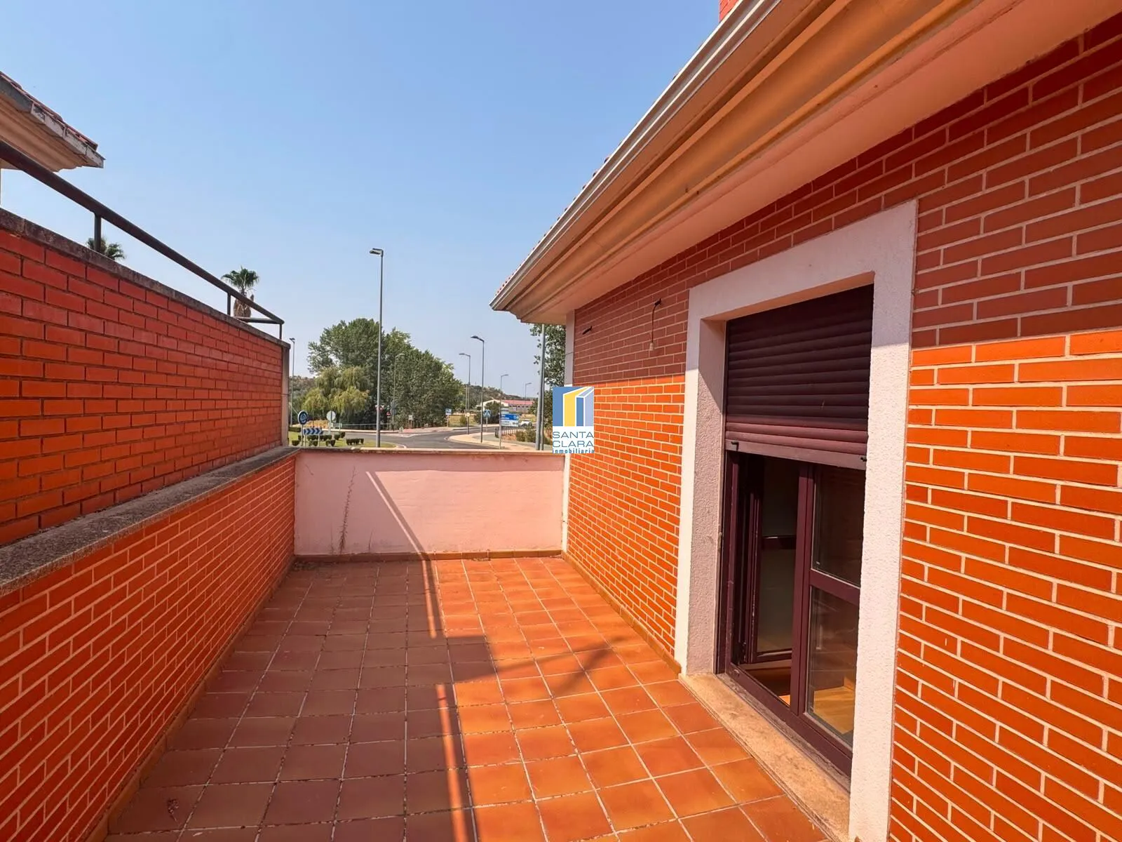 CHALET PAREADO EN VENTA CON 4 DORMITORIOS, GARAJE, JARDÍN Y BODEGA EN ZONA LAS VEGAS, ZAMORA. - Inmobiliaria Santa Clara en Zamora - Miniatura 7