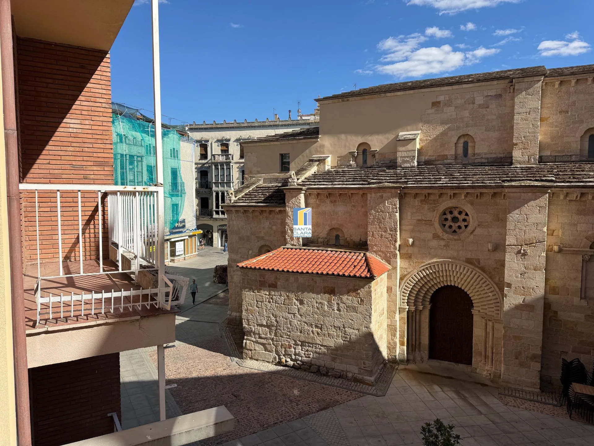 PISO EN VENTA CON 2 DORMITORIOS Y POSIBILIDAD DE PLAZA DE GARAJE EN PLENO CENTRO DE ZAMORA - Inmobiliaria Santa Clara en Zamora - Miniatura 21