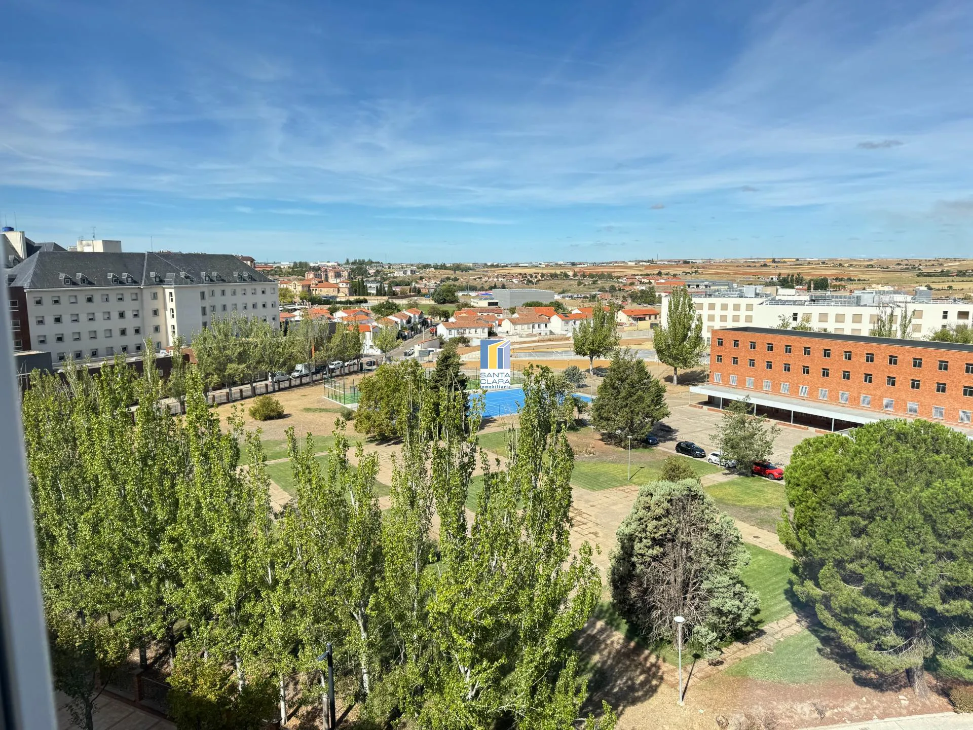 PISO EN VENTA DE 4 DORMITORIOS Y 2 BAÑOS EN ZONA LOS BLOQUES, ZAMORA. - Inmobiliaria Santa Clara en Zamora - Imagen 1