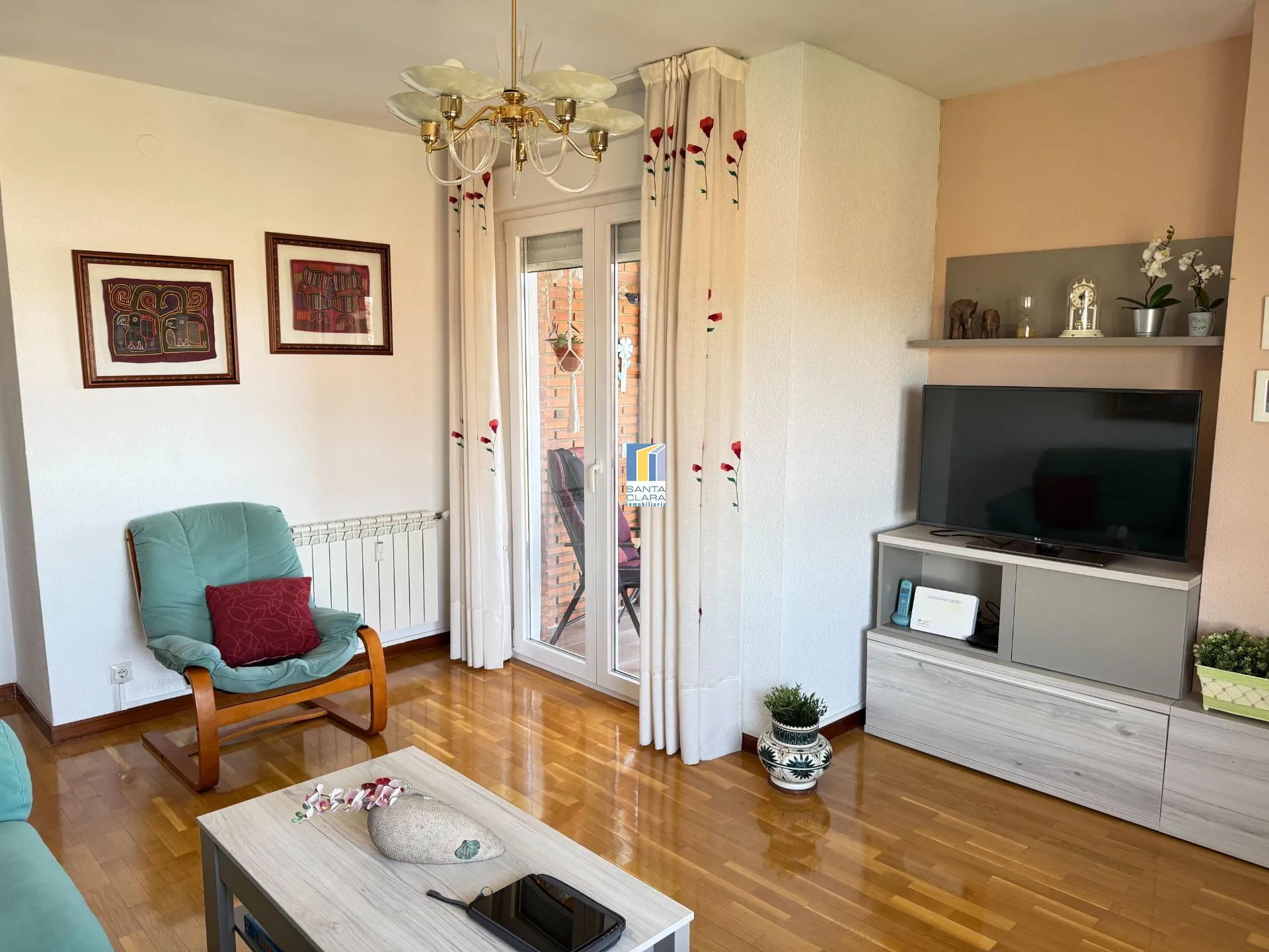 PISO EN VENTA DE 4 DORMITORIOS Y 2 BAÑOS EN ZONA LOS BLOQUES, ZAMORA. - Inmobiliaria Santa Clara en Zamora - Miniatura 4