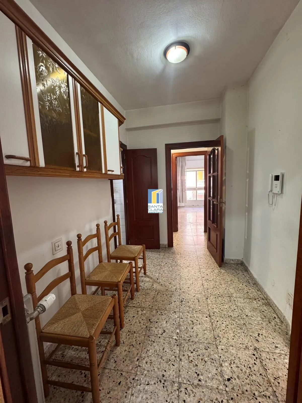 PISO EN VENTA DE 4 DORMITORIOS Y 2 BAÑOS EN ZONA TRES CRUCES, ZAMORA. - Inmobiliaria Santa Clara en Zamora - Miniatura 17