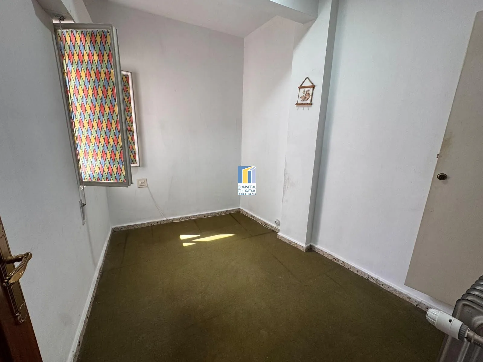 PISO EN VENTA DE 4 DORMITORIOS Y 2 BAÑOS EN ZONA TRES CRUCES, ZAMORA. - Inmobiliaria Santa Clara en Zamora - Miniatura 9