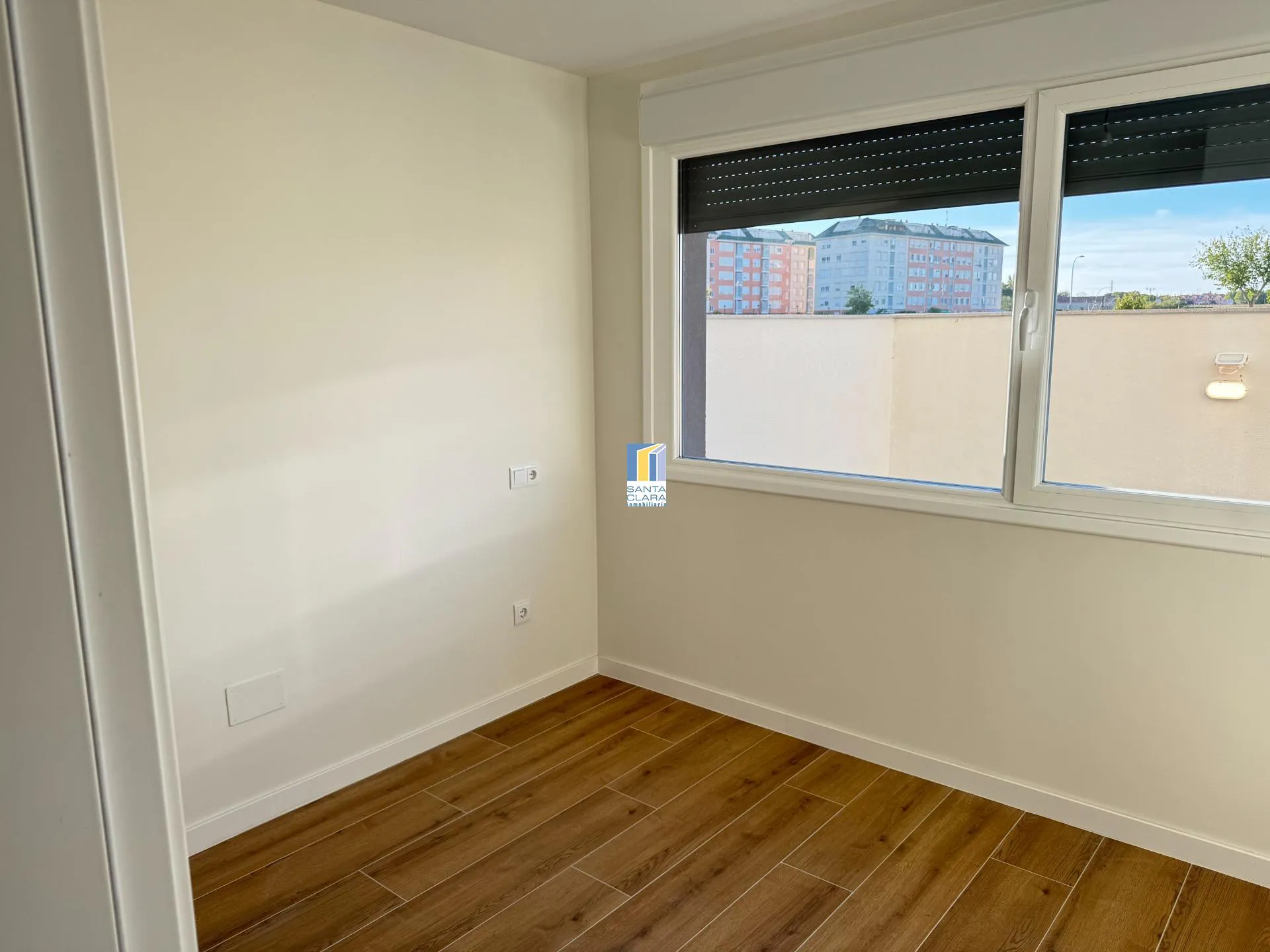 CHALETS UNIFAMILIARES DE OBRA NUEVA EN VENTA, EN ZONA VISTALEGRE, ZAMORA. - Inmobiliaria Santa Clara en Zamora - Miniatura 10