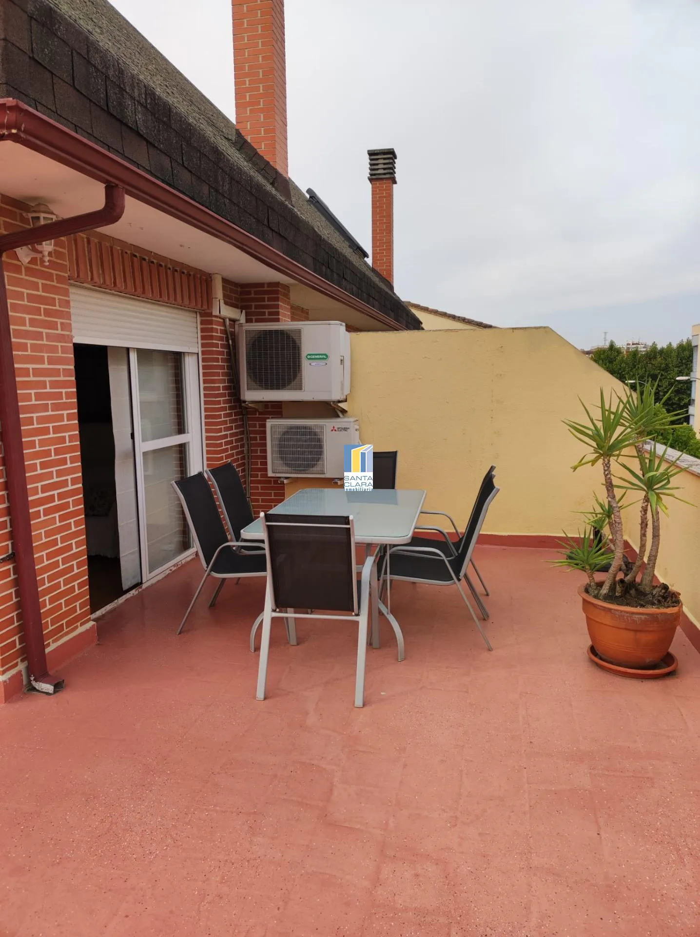 APARTAMENTO ÁTICO DÚPLEX EN ALQUILER CON UN DORMITORIO EN ZONA LOS BLOQUES (ZAMORA). - Inmobiliaria Santa Clara en Zamora - Imagen 1