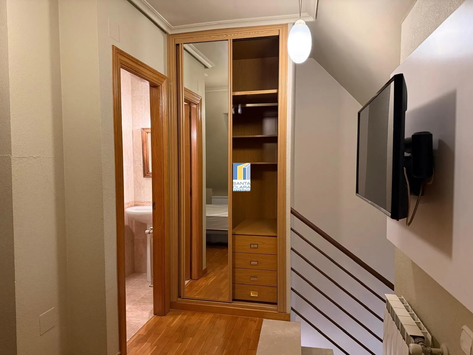 APARTAMENTO ÁTICO DÚPLEX EN ALQUILER CON UN DORMITORIO Y TRASTERO EN ZONA LOS BLOQUES (ZAMORA). - Inmobiliaria Santa Clara en Zamora - Miniatura 157