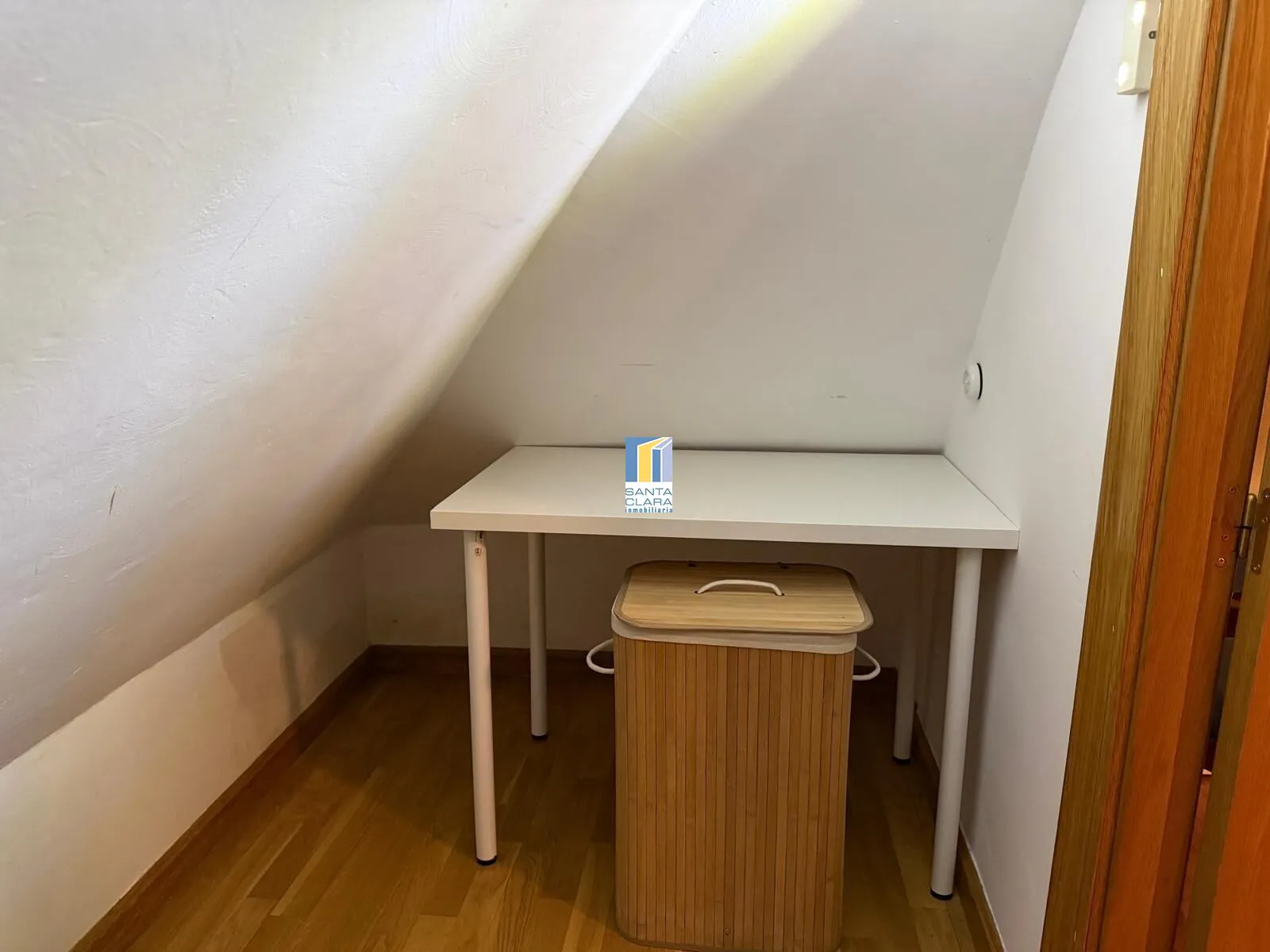 APARTAMENTO ÁTICO DÚPLEX EN ALQUILER CON UN DORMITORIO Y TRASTERO EN ZONA LOS BLOQUES (ZAMORA). - Inmobiliaria Santa Clara en Zamora - Miniatura 167