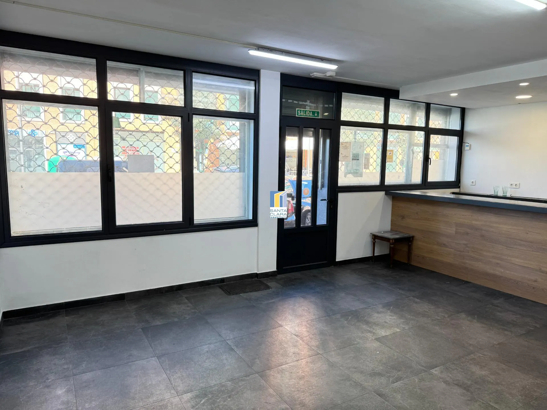 BAR EN ALQUILER CON LICENCIA AL DÍA EN ZONA LA CANDELARIA, ZAMORA. - Inmobiliaria Santa Clara en Zamora - Miniatura 3