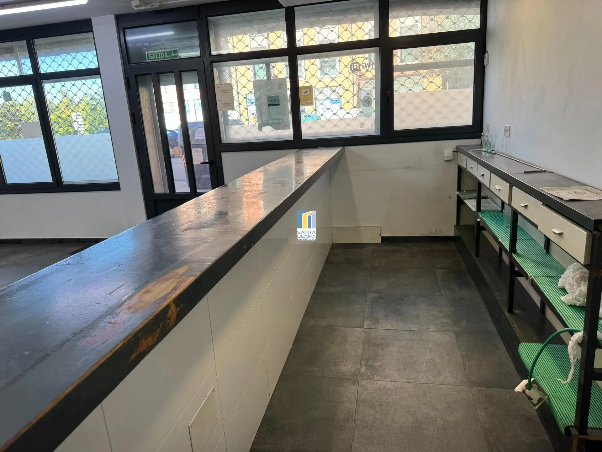 BAR EN ALQUILER CON LICENCIA AL DÍA EN ZONA LA CANDELARIA, ZAMORA. - Inmobiliaria Santa Clara en Zamora - Miniatura 4