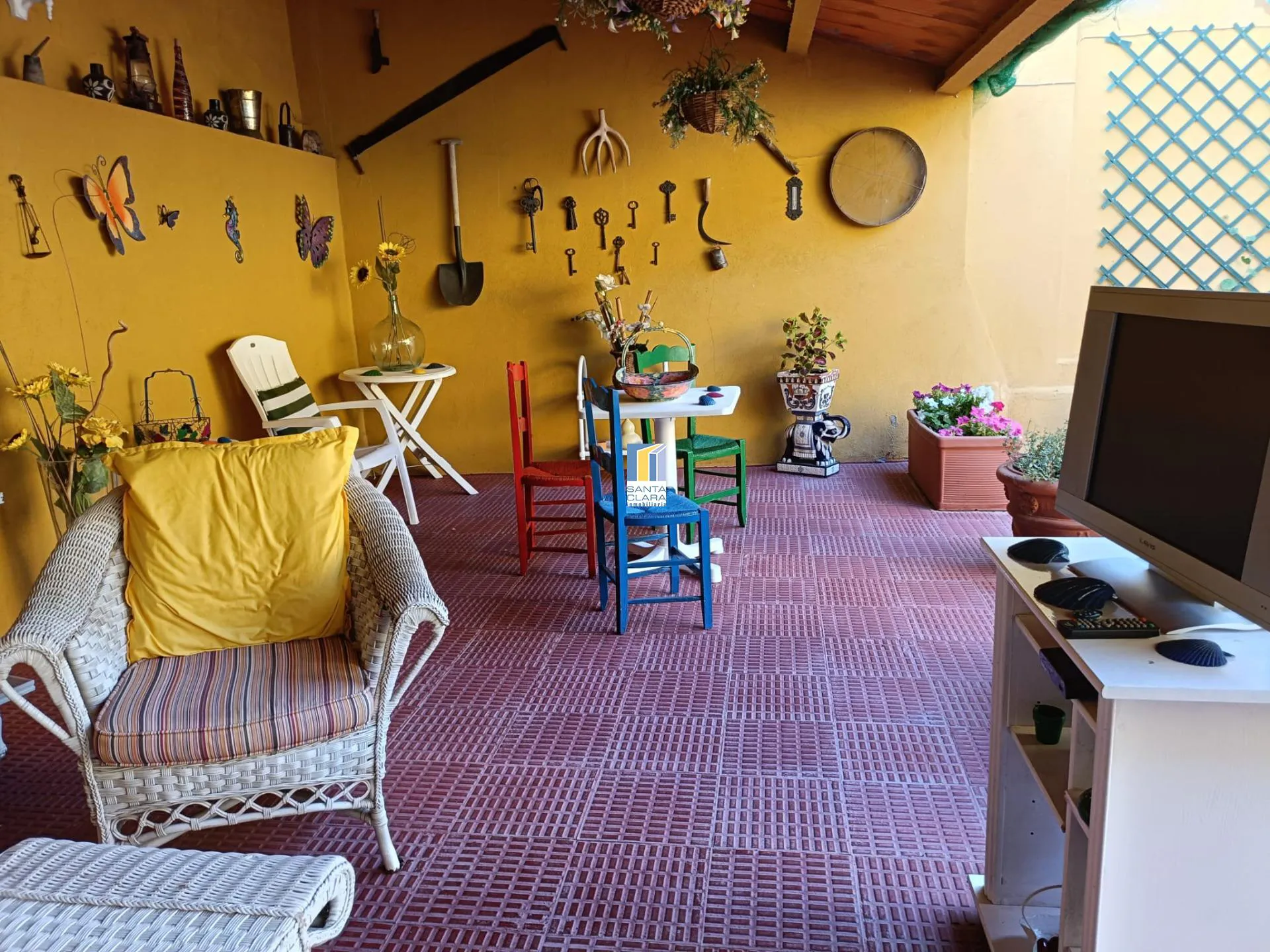 CASA COMPLETAMENTE REFORMADA EN VENTA CON 5 DORMITORIOS, 2 BAÑOS, PATIO Y TERRAZA EN ARGUJILLO (ZAMORA) - Inmobiliaria Santa Clara en Zamora - Miniatura 4