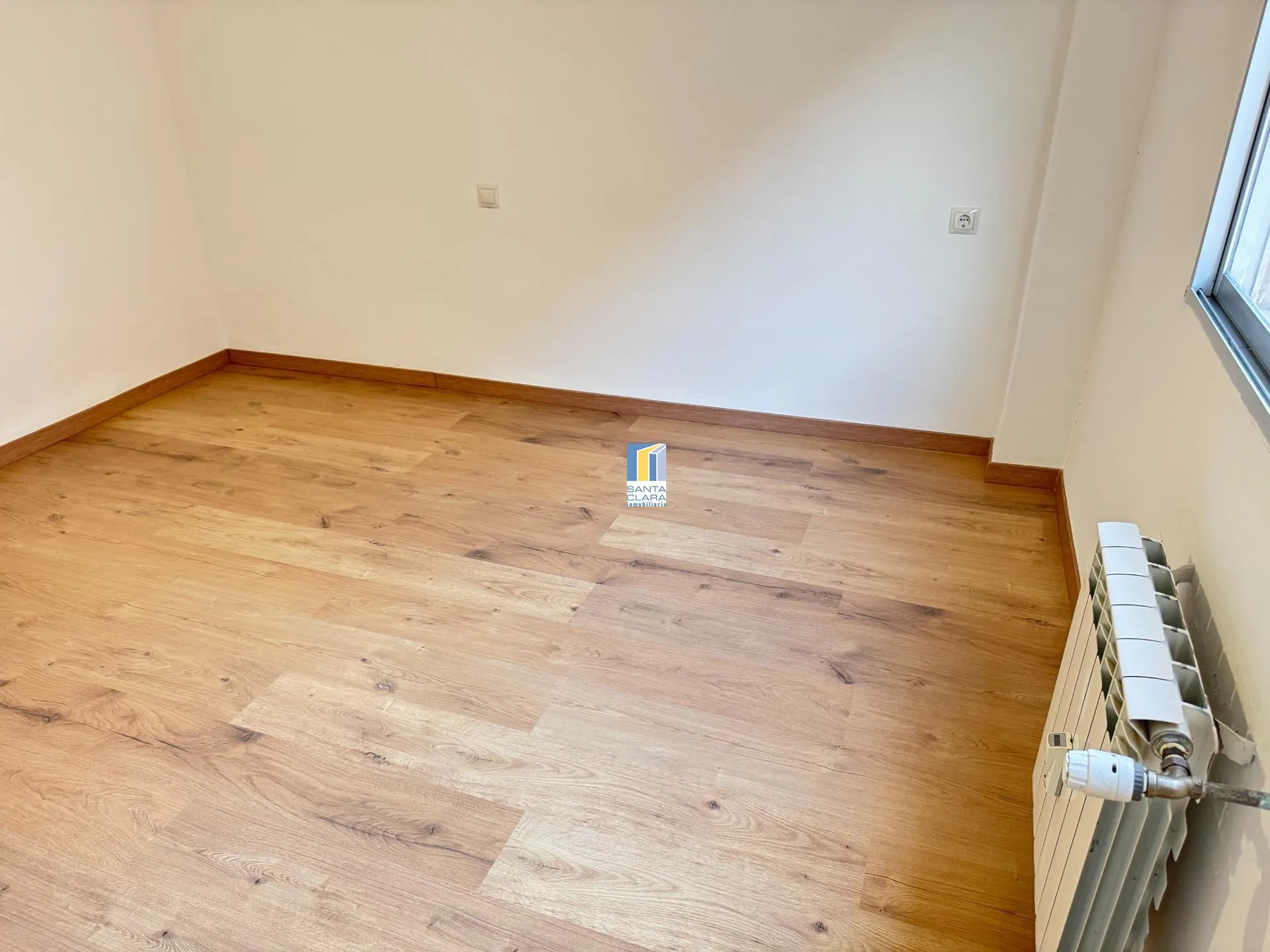 PISO EN VENTA CON 3 DORMITORIOS, TERRAZA Y GARAJE EN ZONA CANDELARIA, ZAMORA - Inmobiliaria Santa Clara en Zamora - Miniatura 12