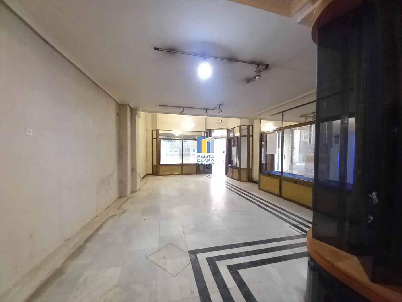 AMPLIO LOCAL COMERCIAL EN ALQUILER EN PLENO CENTRO DE ZAMORA - Inmobiliaria Santa Clara en Zamora - Miniatura 3