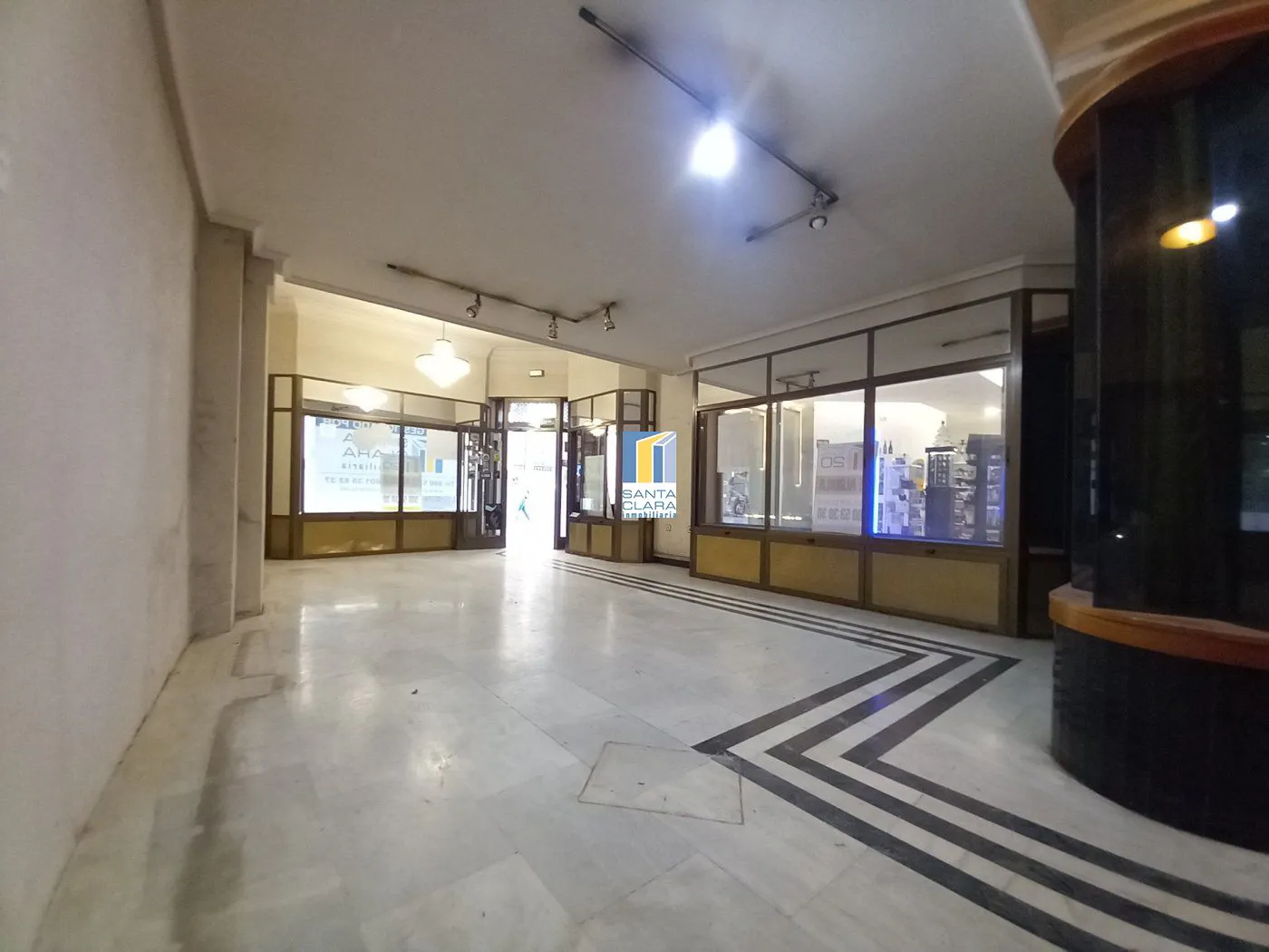 AMPLIO LOCAL COMERCIAL EN ALQUILER EN PLENO CENTRO DE ZAMORA - Inmobiliaria Santa Clara en Zamora - Miniatura 4