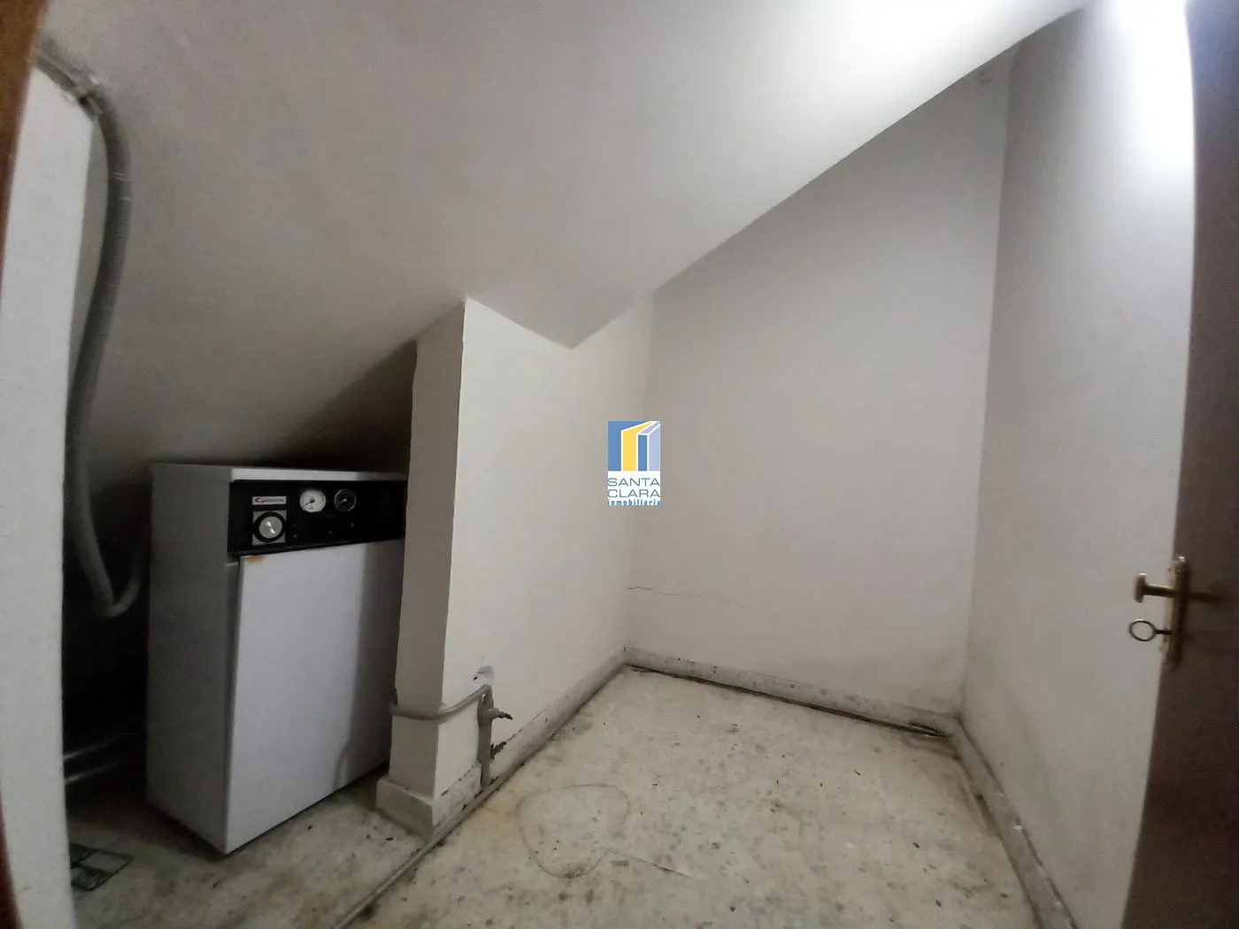 AMPLIO LOCAL COMERCIAL EN ALQUILER EN PLENO CENTRO DE ZAMORA - Inmobiliaria Santa Clara en Zamora - Miniatura 8