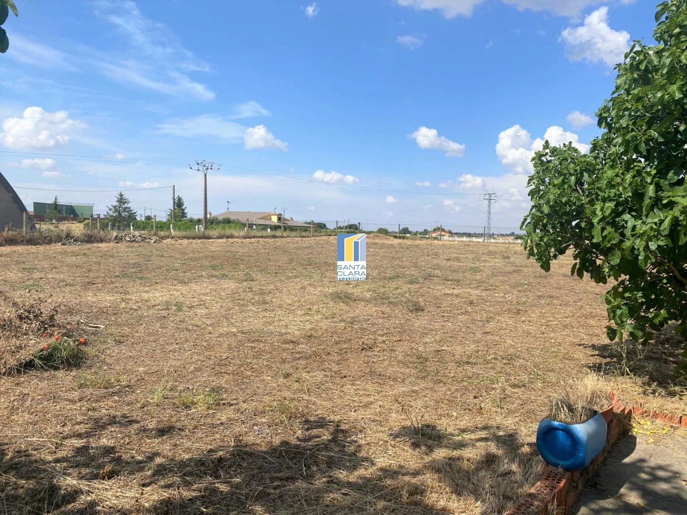 ¡OPORTUNIDAD ÚNICA! CASA CON 3 DORMITORIOS Y PARCELA DE 3.200 METROS EN EL PERDIGÓN - Inmobiliaria Santa Clara en Zamora - Miniatura 21