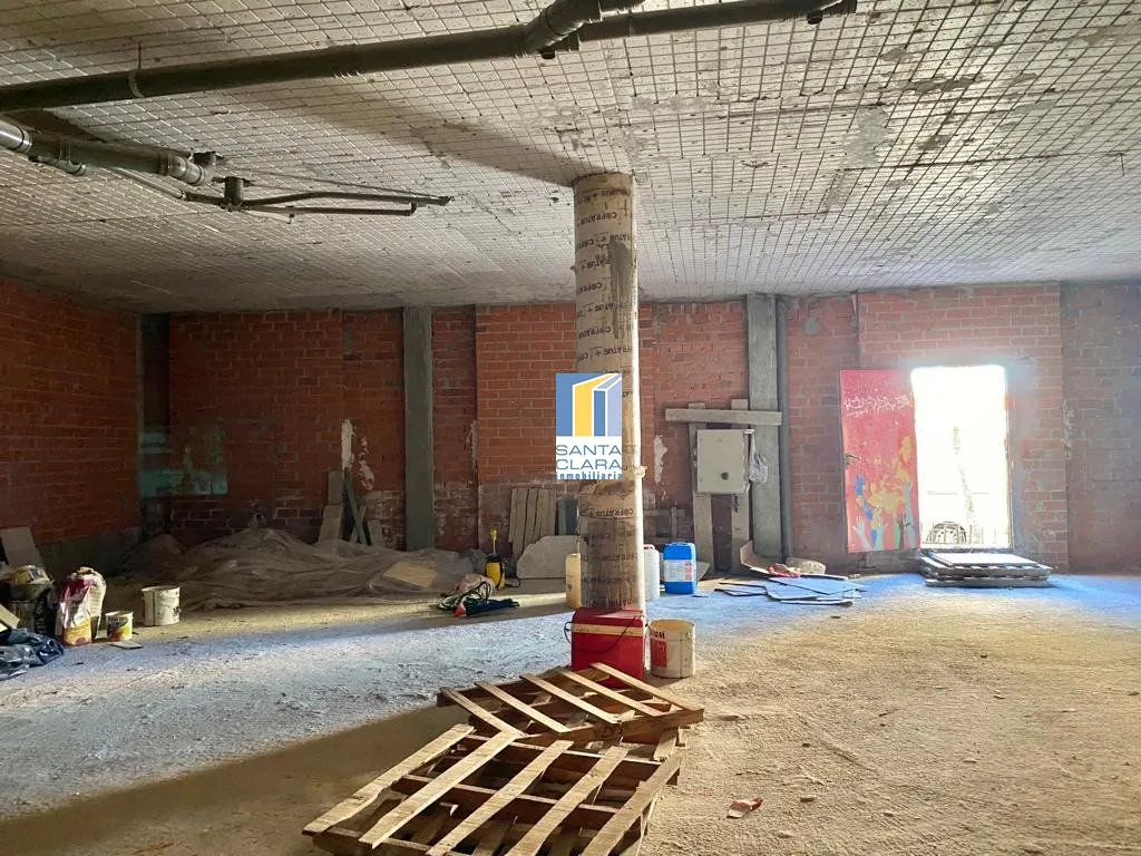 LOCAL COMERCIAL EN VENTA/ ALQUILER JUNTO AL AYUNTAMIENTO, EN PLENO CENTRO DE ZAMORA. - Inmobiliaria Santa Clara en Zamora - Miniatura 3