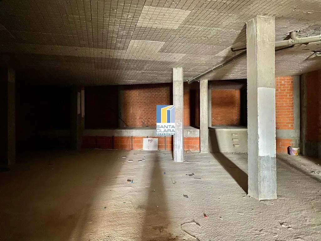 LOCAL COMERCIAL EN VENTA/ ALQUILER JUNTO AL AYUNTAMIENTO, EN PLENO CENTRO DE ZAMORA. - Inmobiliaria Santa Clara en Zamora - Miniatura 5