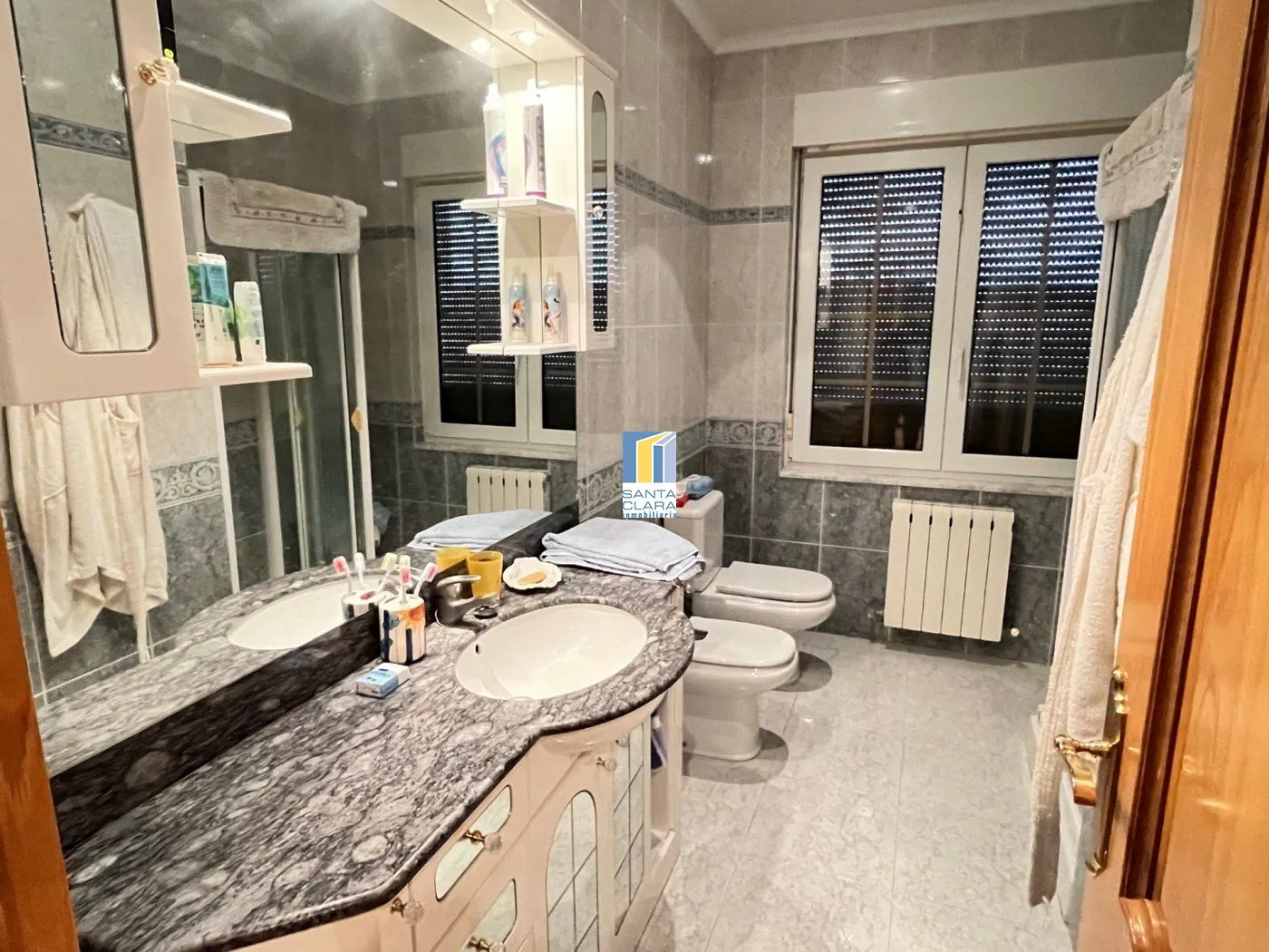 CHALET EN VENTA CON 5 DORMITORIOS, PISCINA, CANCHA DE TENIS Y JARDÍN EN CARRETERA CARRASCAL, ZAMORA. - Inmobiliaria Santa Clara en Zamora - Miniatura 20