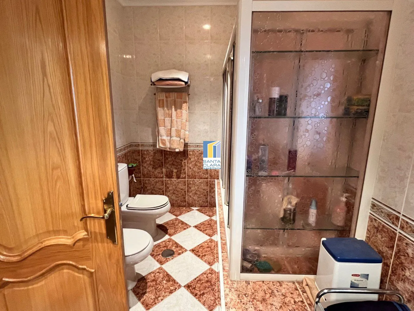 CHALET EN VENTA CON 5 DORMITORIOS, PISCINA, CANCHA DE TENIS Y JARDÍN EN CARRETERA CARRASCAL, ZAMORA. - Inmobiliaria Santa Clara en Zamora - Miniatura 23