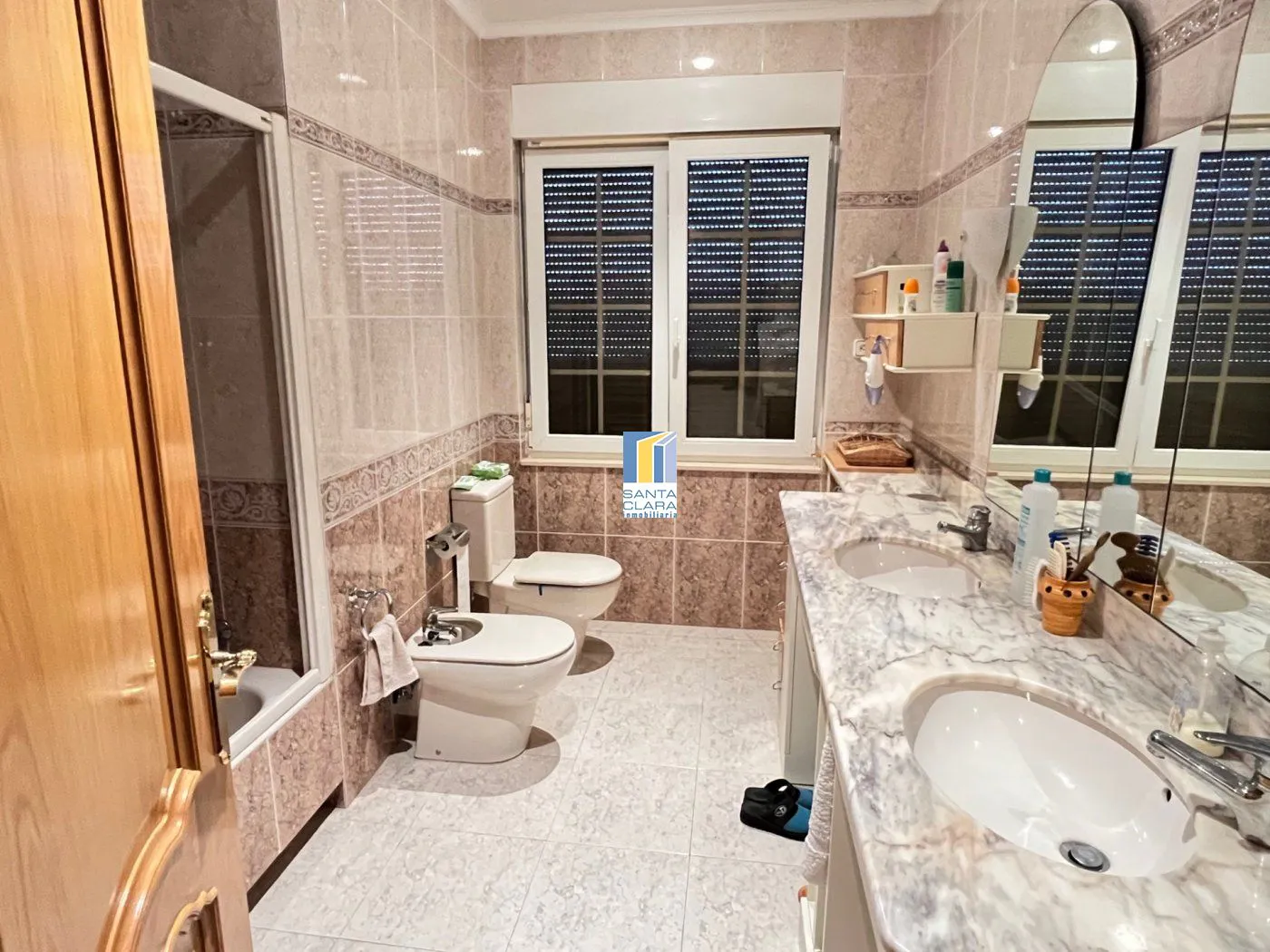 CHALET EN VENTA CON 5 DORMITORIOS, PISCINA, CANCHA DE TENIS Y JARDÍN EN CARRETERA CARRASCAL, ZAMORA. - Inmobiliaria Santa Clara en Zamora - Miniatura 24