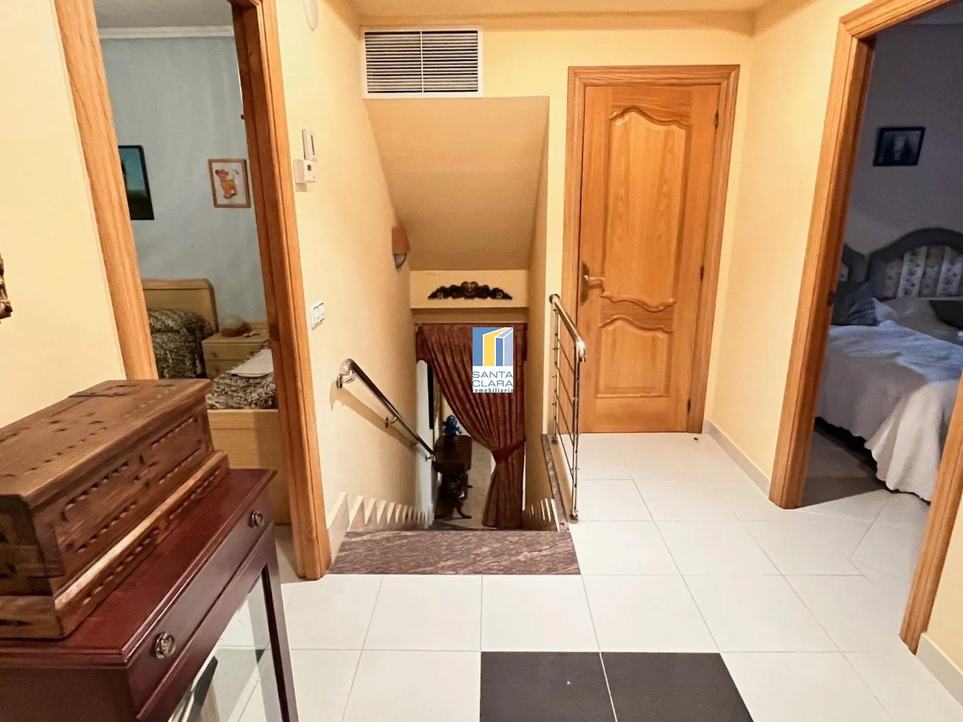 CHALET EN VENTA CON 5 DORMITORIOS, PISCINA, CANCHA DE TENIS Y JARDÍN EN CARRETERA CARRASCAL, ZAMORA. - Inmobiliaria Santa Clara en Zamora - Miniatura 25