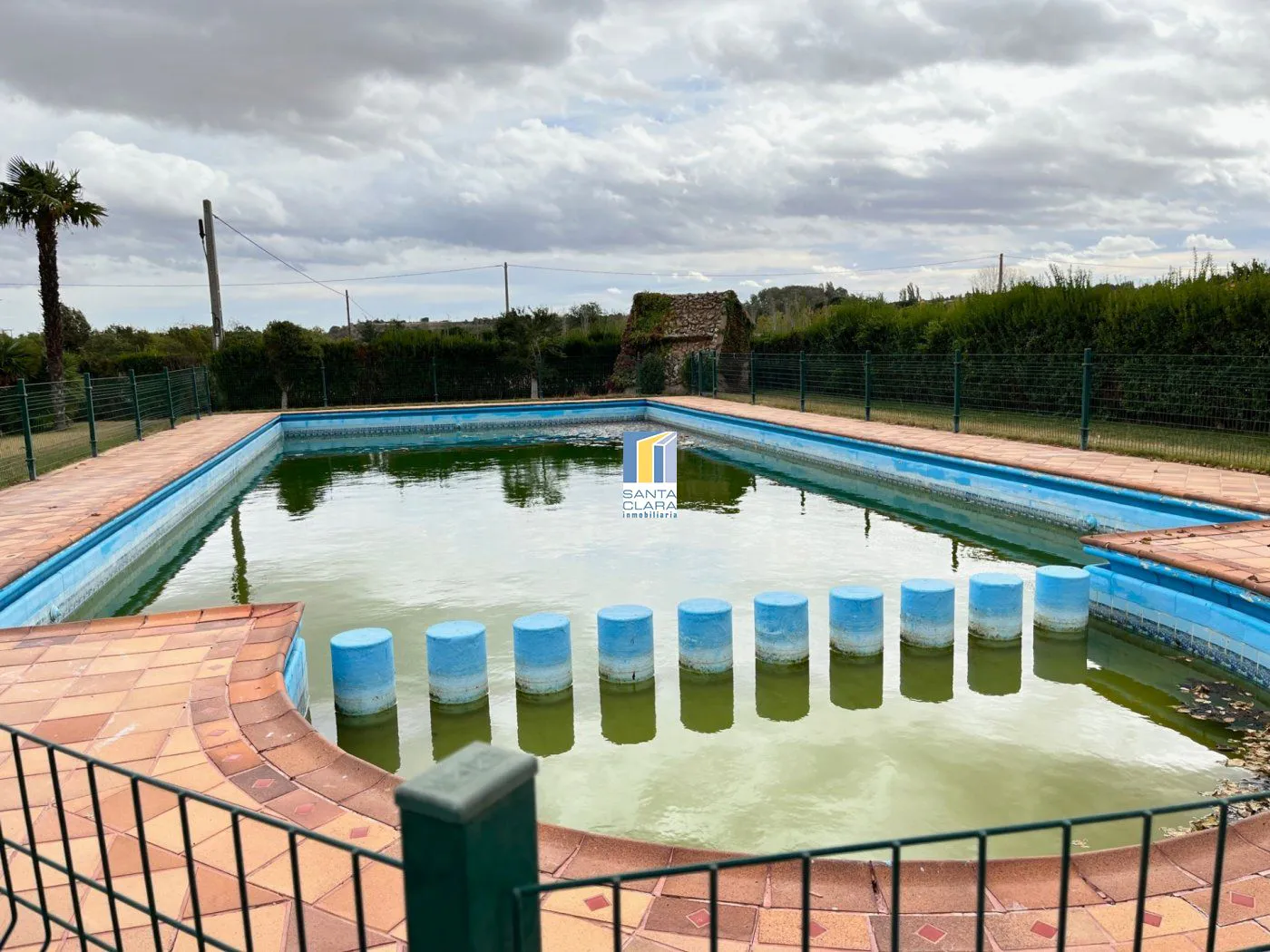 CHALET EN VENTA CON 5 DORMITORIOS, PISCINA, CANCHA DE TENIS Y JARDÍN EN CARRETERA CARRASCAL, ZAMORA. - Inmobiliaria Santa Clara en Zamora - Miniatura 34