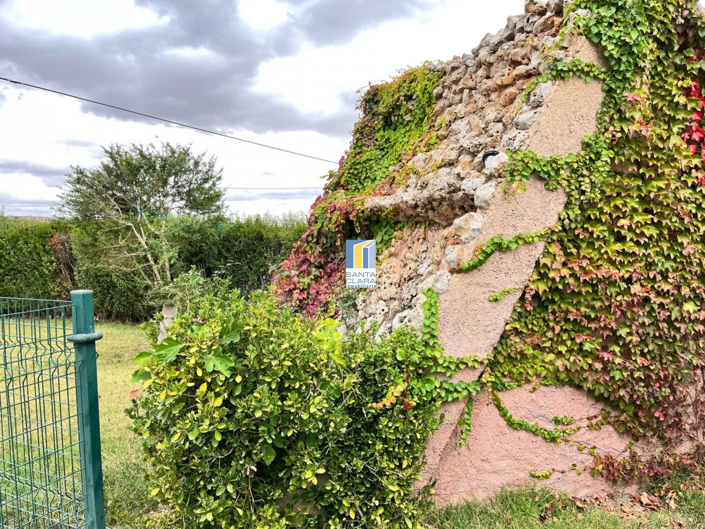 CHALET EN VENTA CON 5 DORMITORIOS, PISCINA, CANCHA DE TENIS Y JARDÍN EN CARRETERA CARRASCAL, ZAMORA. - Inmobiliaria Santa Clara en Zamora - Miniatura 41