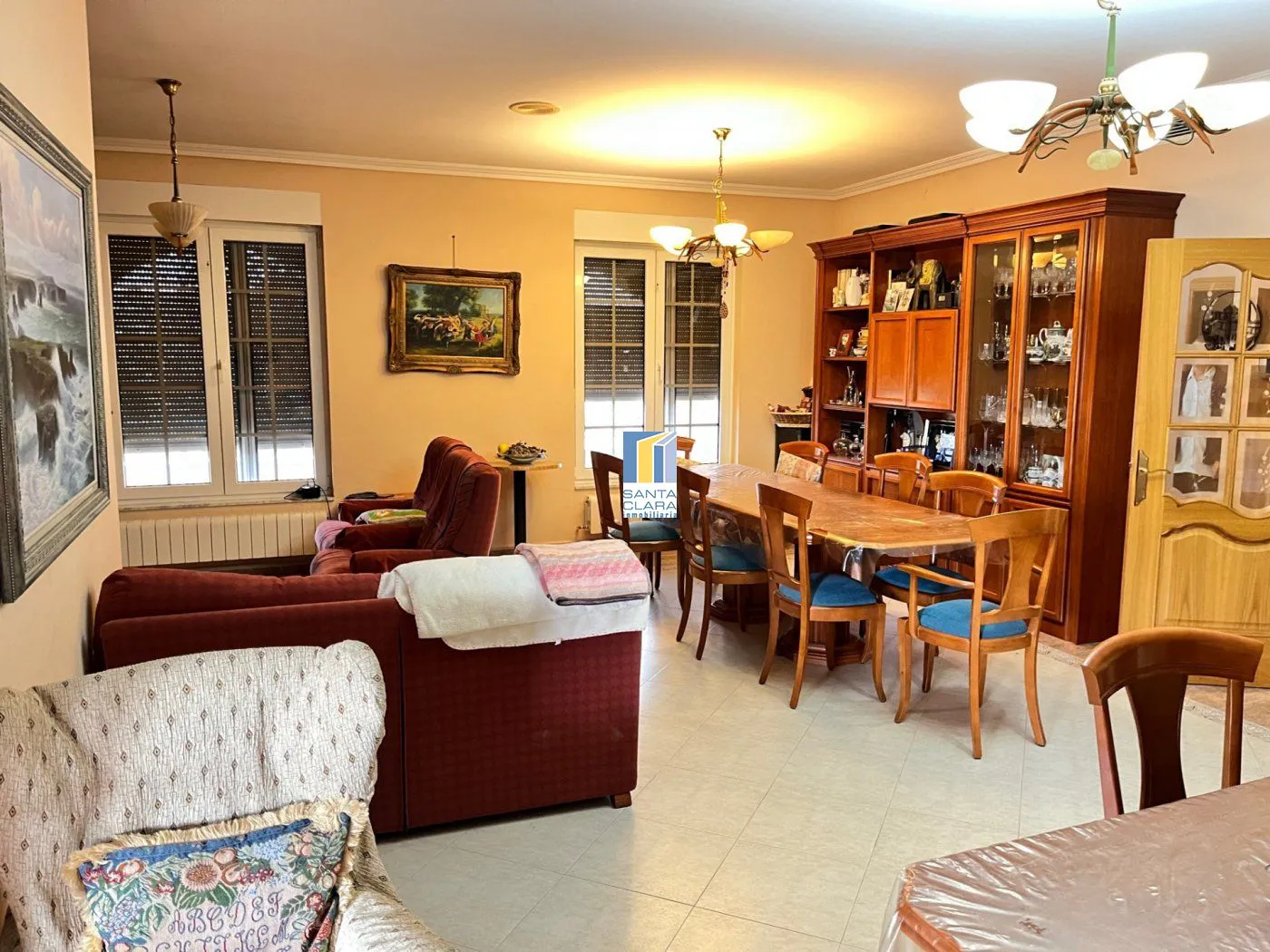 CHALET EN VENTA CON 5 DORMITORIOS, PISCINA, CANCHA DE TENIS Y JARDÍN EN CARRETERA CARRASCAL, ZAMORA. - Inmobiliaria Santa Clara en Zamora - Miniatura 7